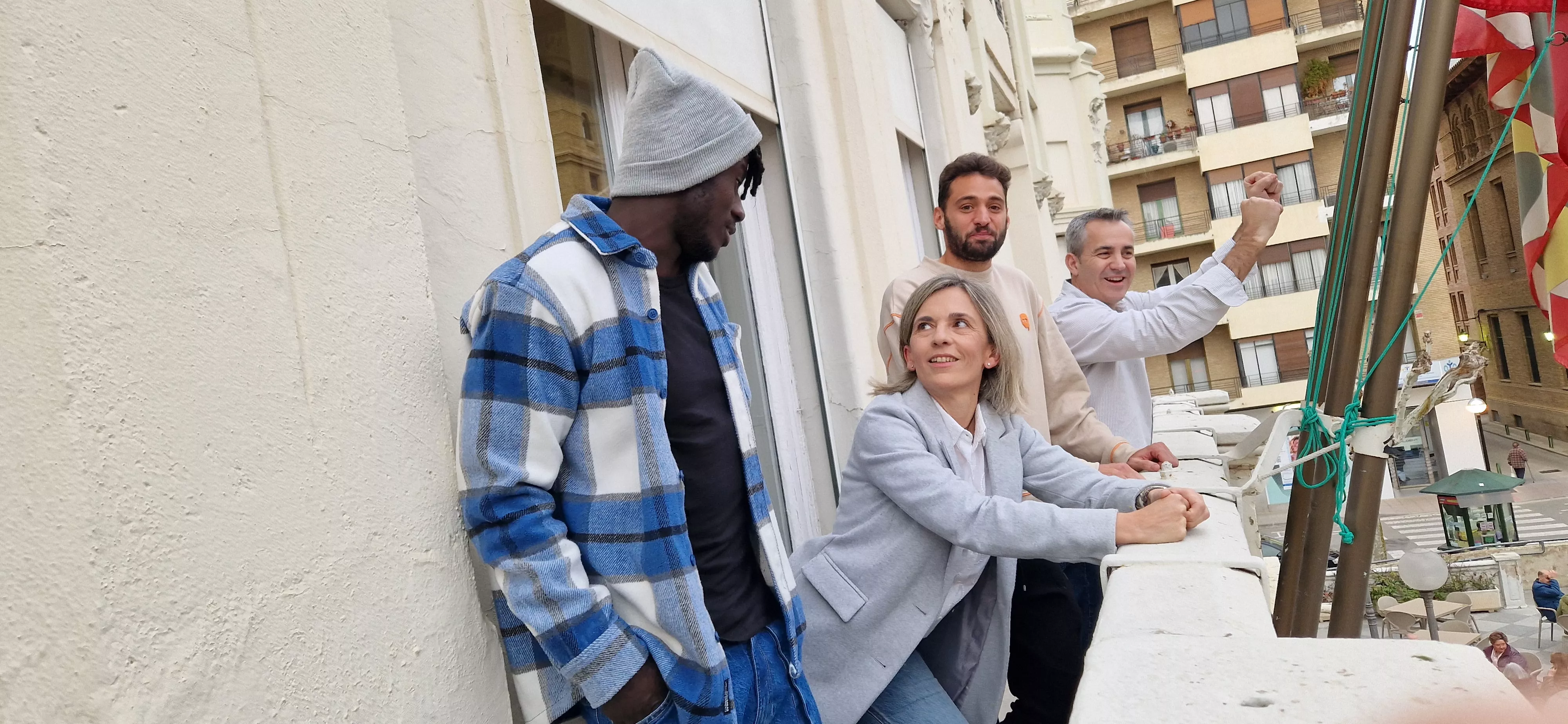 Campaña ¡Huesca, sí se puede! con Obeng y Martos. Foto Myriam Martínez