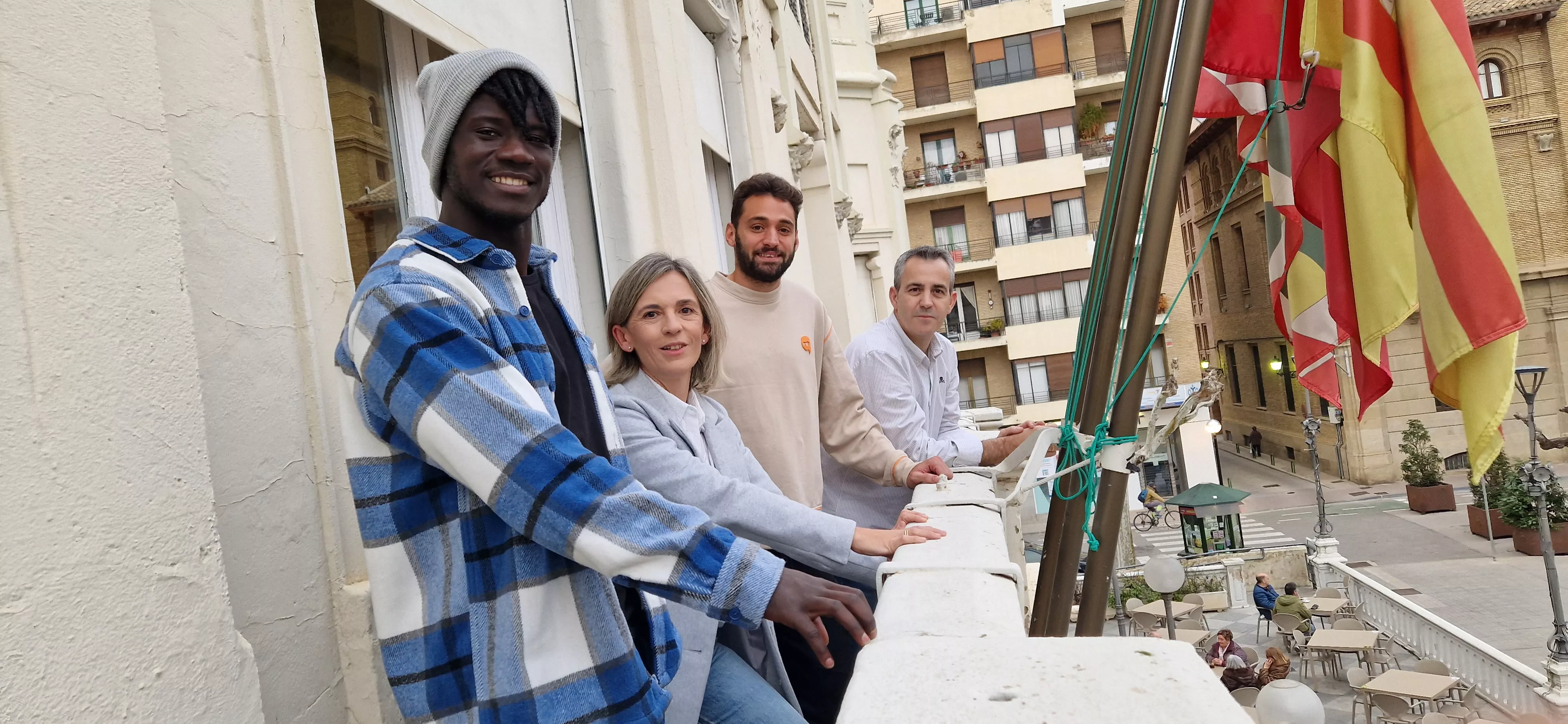 Campaña ¡Huesca, sí se puede! con Obeng y Martos. Foto Myriam Martínez