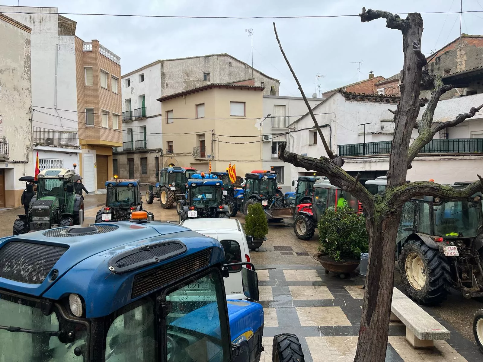 Concentración de tractores en Zaidín de HEGA