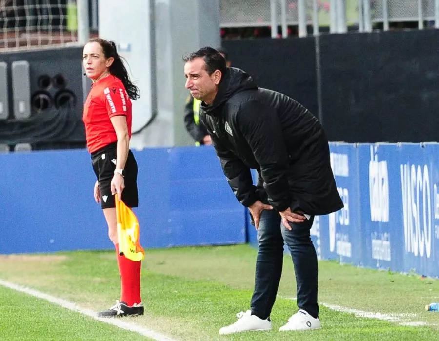 Jandro, entrenador del Amorebieta. Foto: LaLiga.