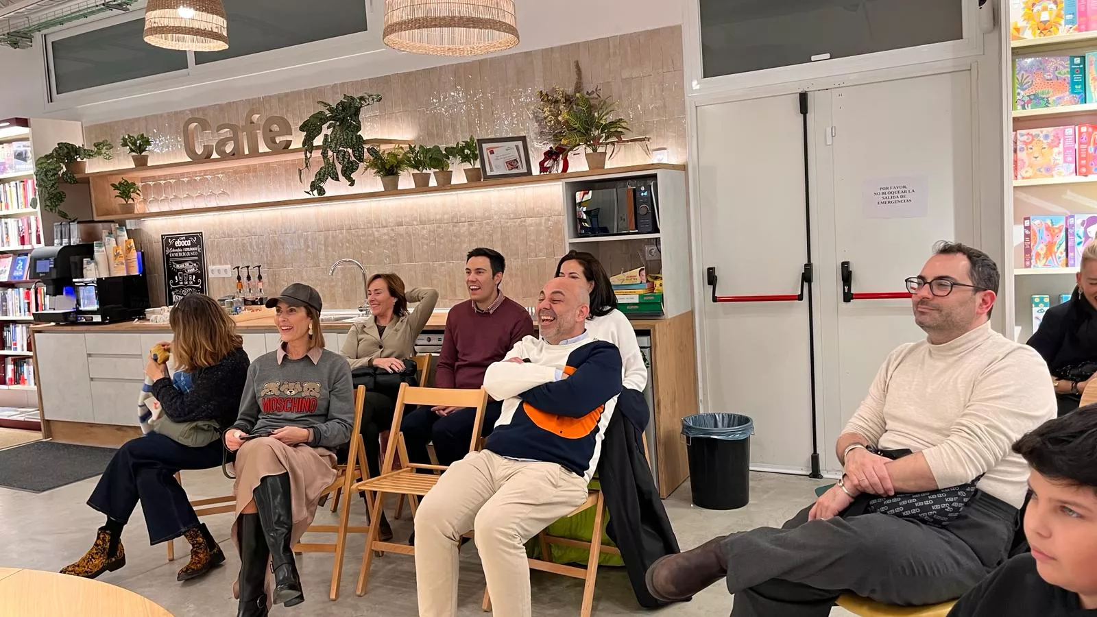 Presentación de la novela "Tierra de furtivos" de Óscar Beltrán de Otálora. Foto Mercedes Manterola