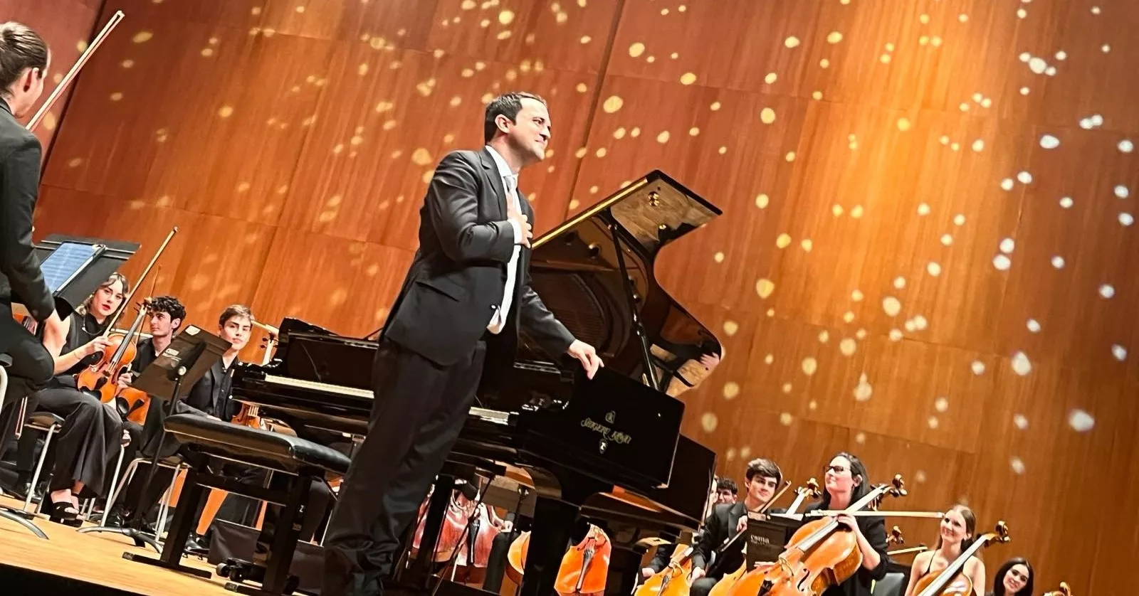 Albeto Menjón ha actuado en el Palacio de Congresos de Huesca. Foto Mercedes Manterola