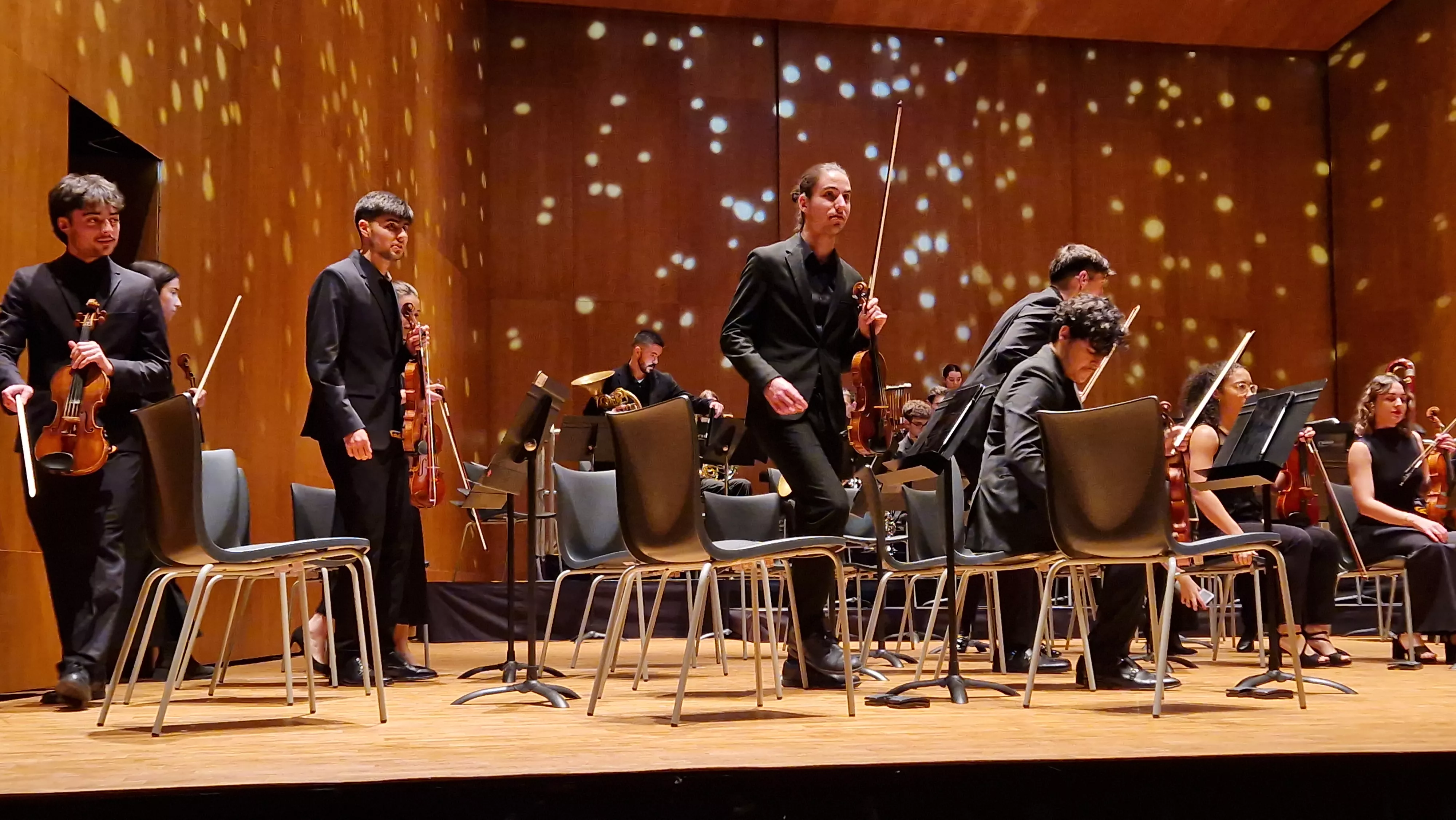 Concierto de Alberto Menjón y la Orquesta Sinfónica del Conservatorio Superior de Música de Aragón en Huesca. Foto Myriam Martínez