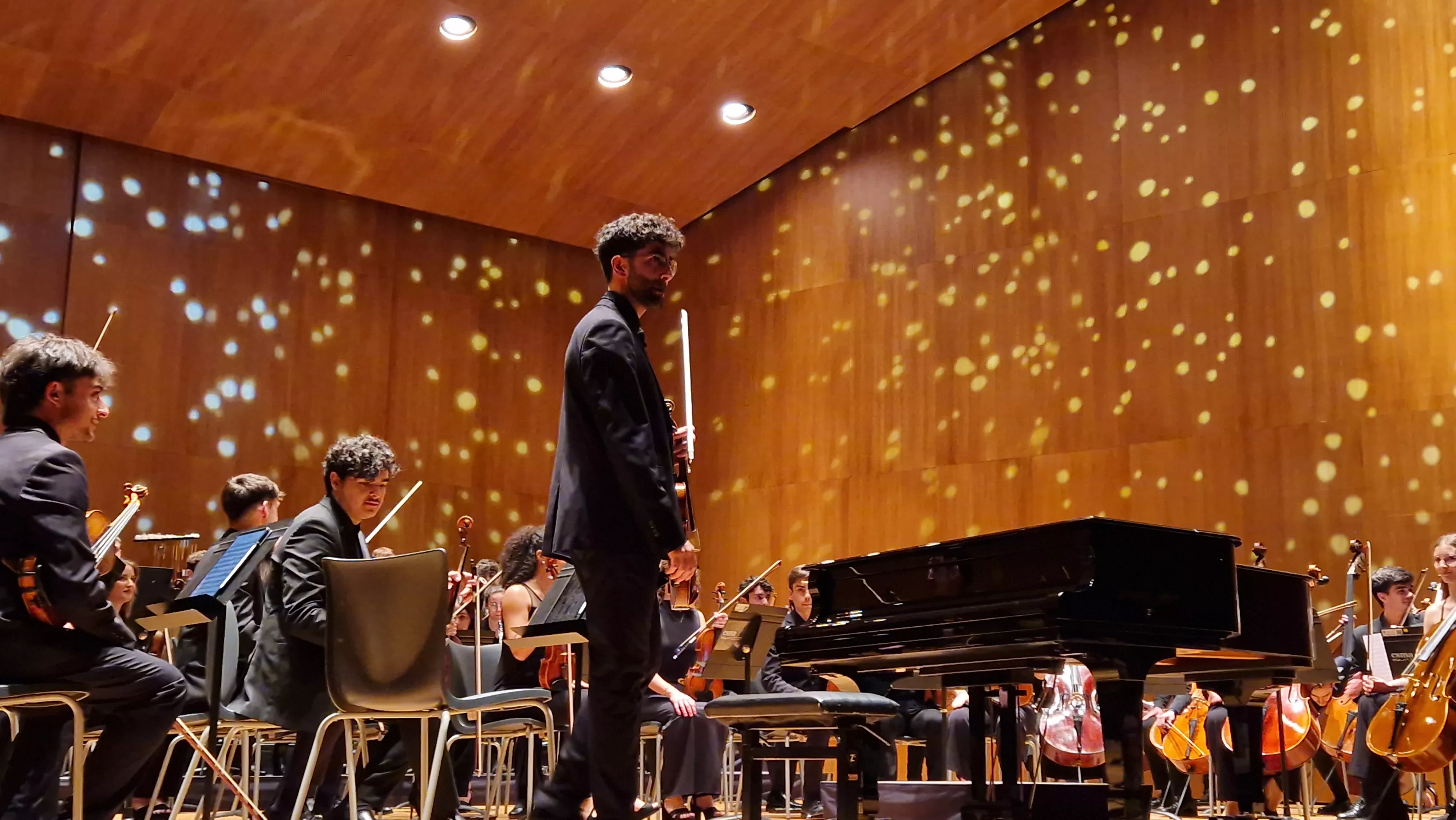 Concierto de Alberto Menjón y la Orquesta Sinfónica del Conservatorio Superior de Música de Aragón en Huesca. Foto Myriam Martínez