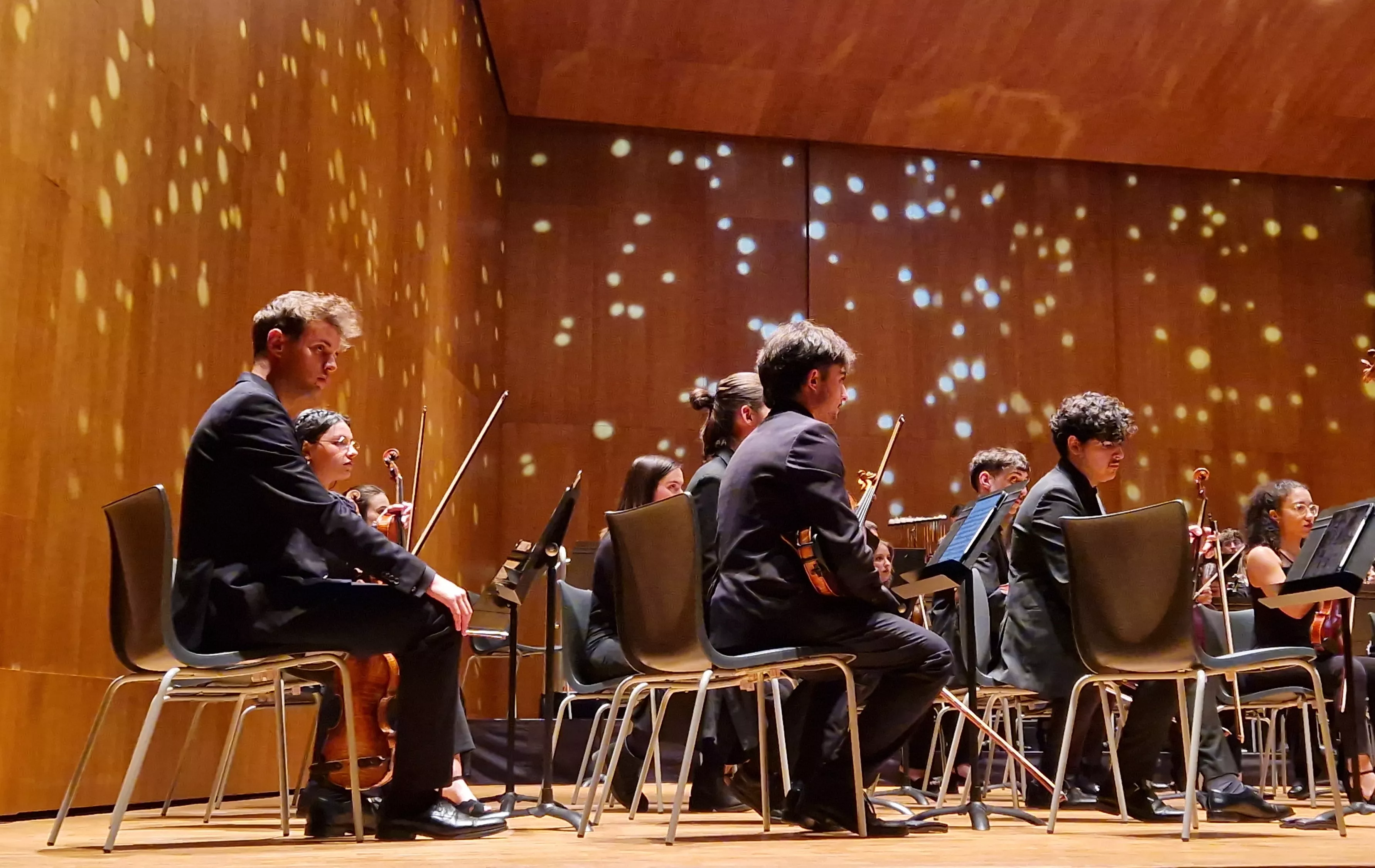 Concierto de Alberto Menjón y la Orquesta Sinfónica del Conservatorio Superior de Música de Aragón en Huesca. Foto Myriam Martínez