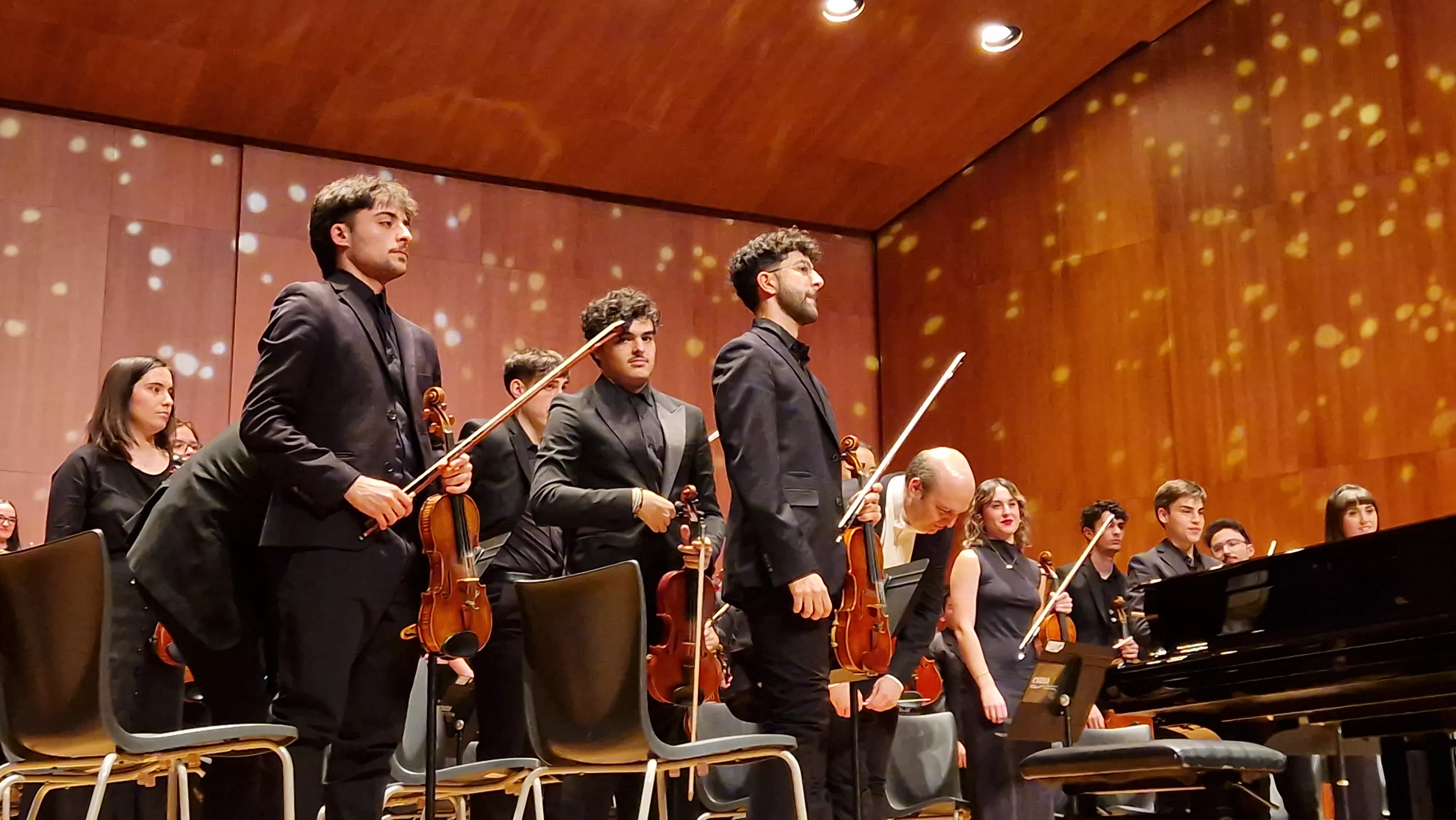 Concierto de Alberto Menjón y la Orquesta Sinfónica del Conservatorio Superior de Música de Aragón en Huesca. Foto Myriam Martínez