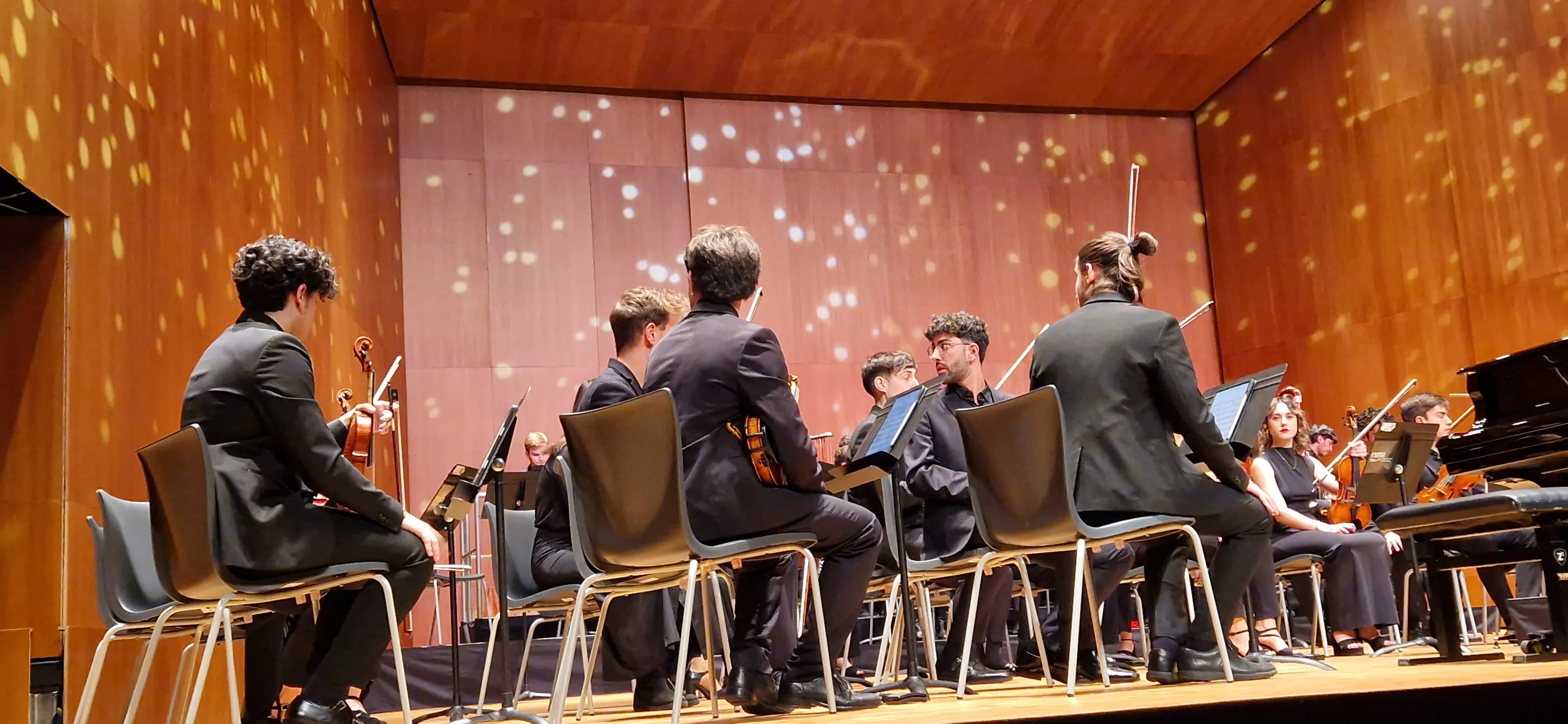 Concierto de Alberto Menjón y la Orquesta Sinfónica del Conservatorio Superior de Música de Aragón en Huesca. Foto Myriam Martínez