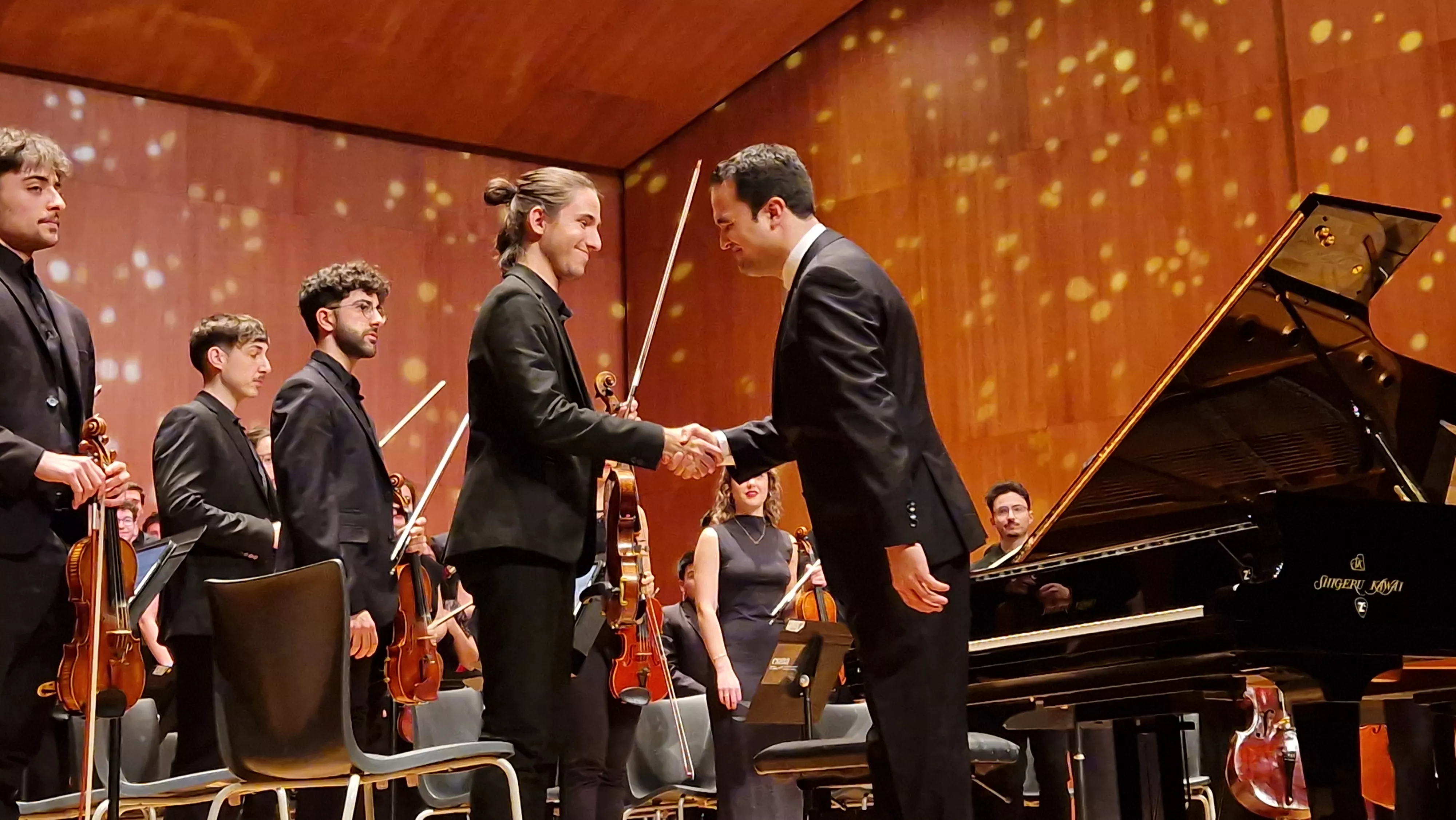 Concierto de Alberto Menjón y la Orquesta Sinfónica del Conservatorio Superior de Música de Aragón en Huesca. Foto Myriam Martínez