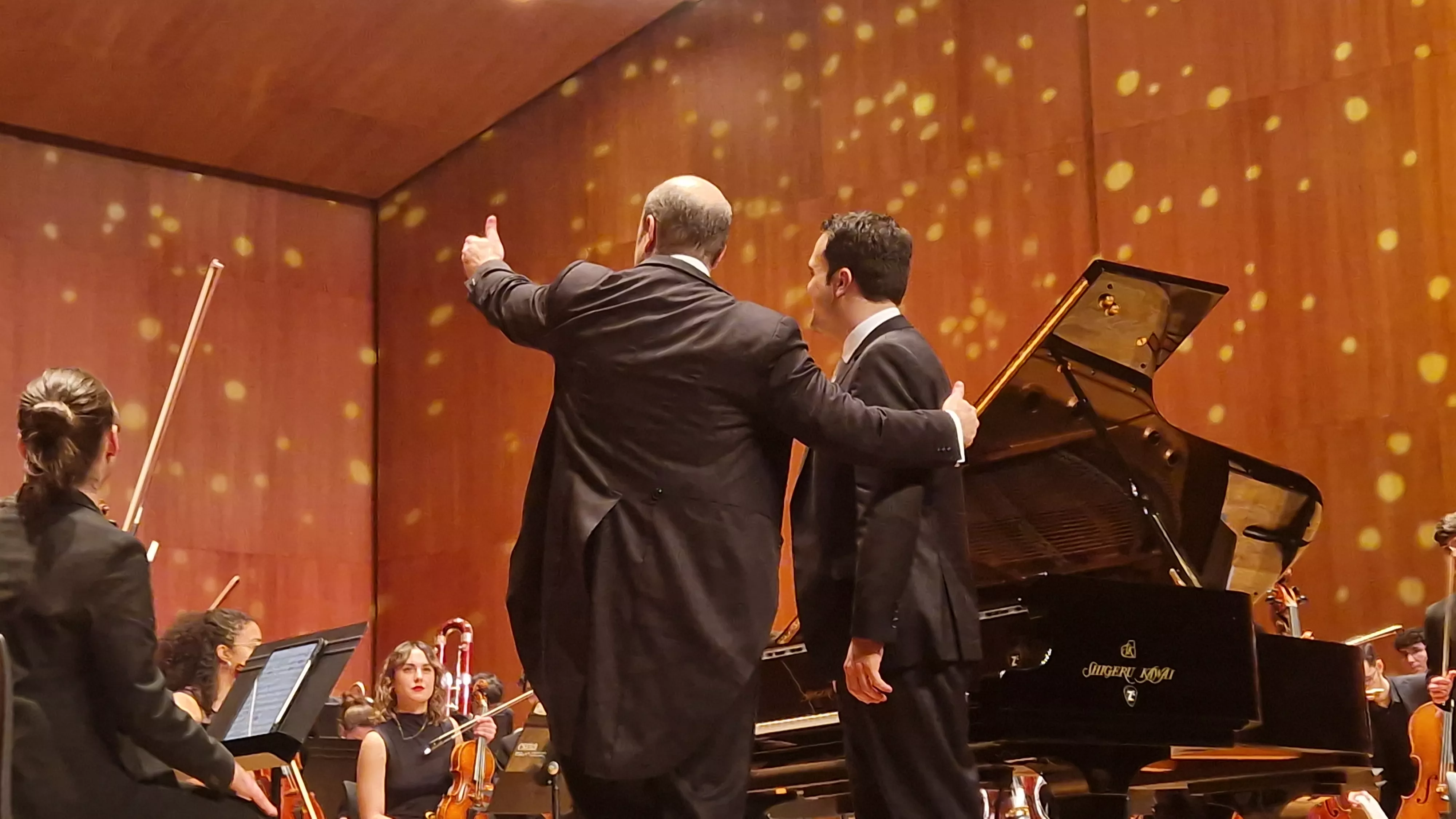 Concierto de Alberto Menjón y la Orquesta Sinfónica del Conservatorio Superior de Música de Aragón en Huesca. Foto Myriam Martínez