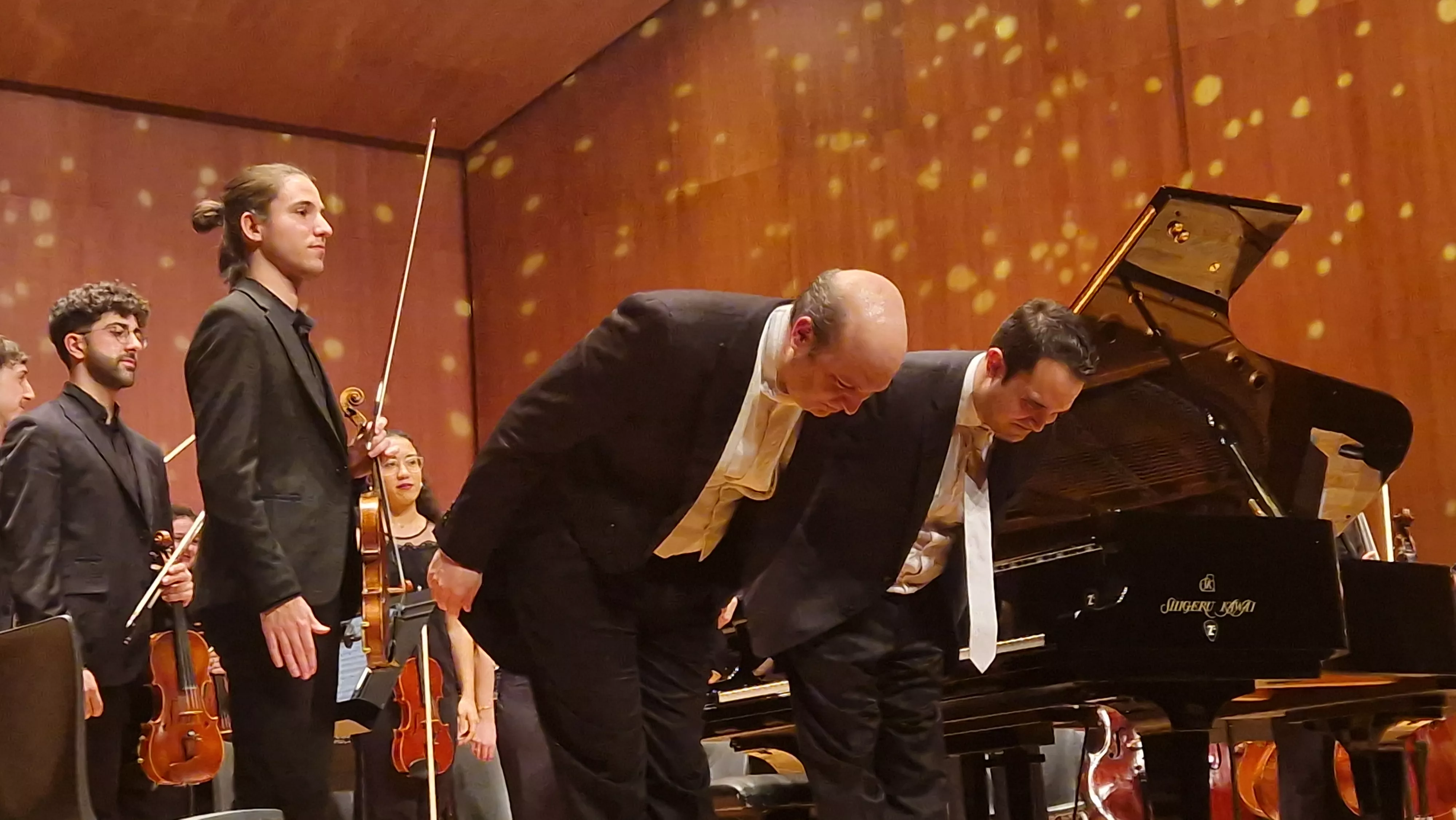 Concierto de Alberto Menjón y la Orquesta Sinfónica del Conservatorio Superior de Música de Aragón en Huesca. Foto Myriam Martínez