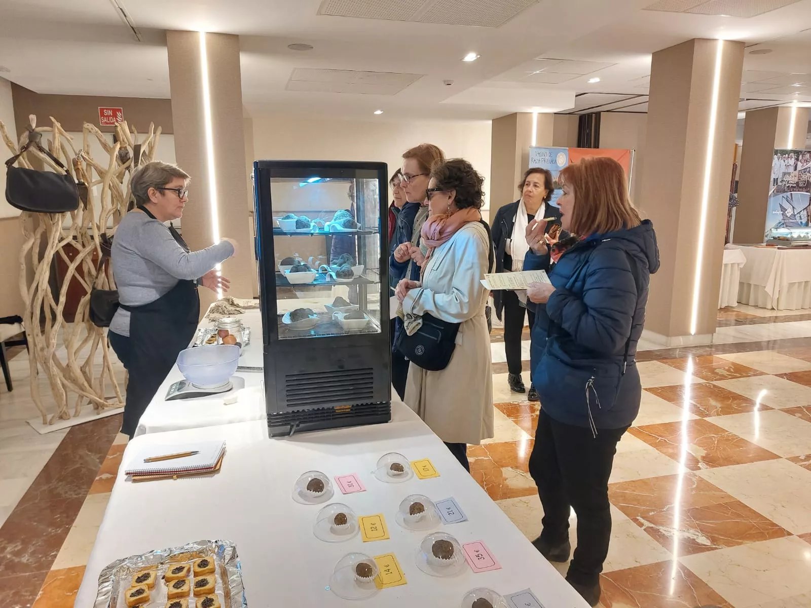 Mercado de la Trufa en Huesca el domingo