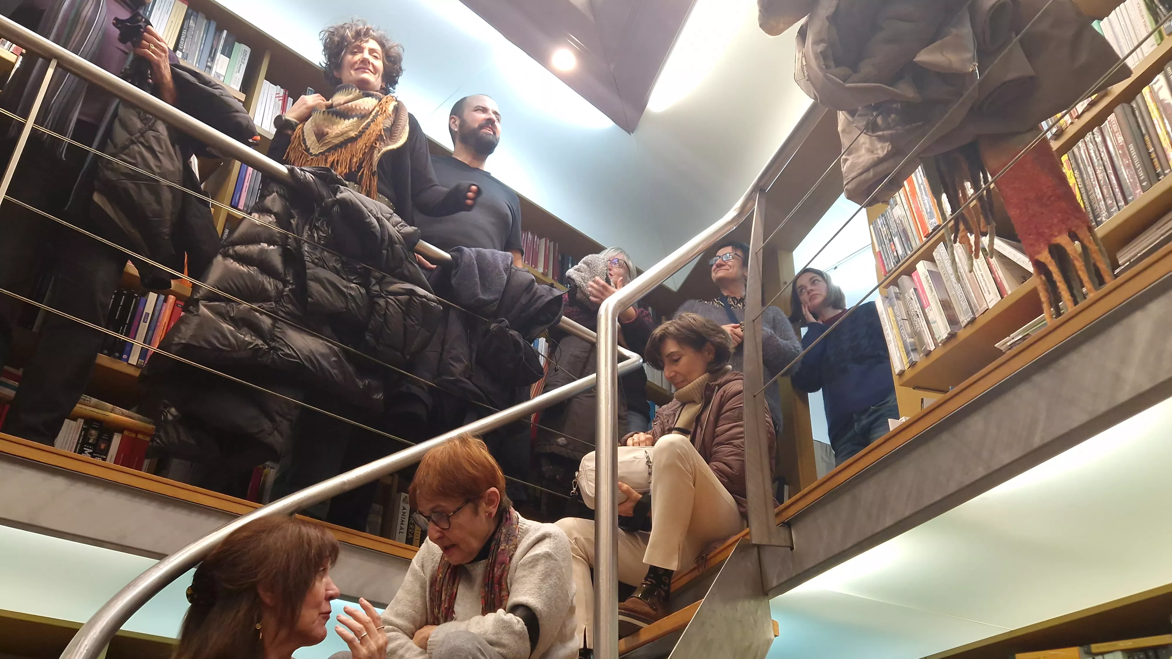 Victor Juan presentando El secreto de las pajaritas en la Anónima. Foto Myriam Martínez