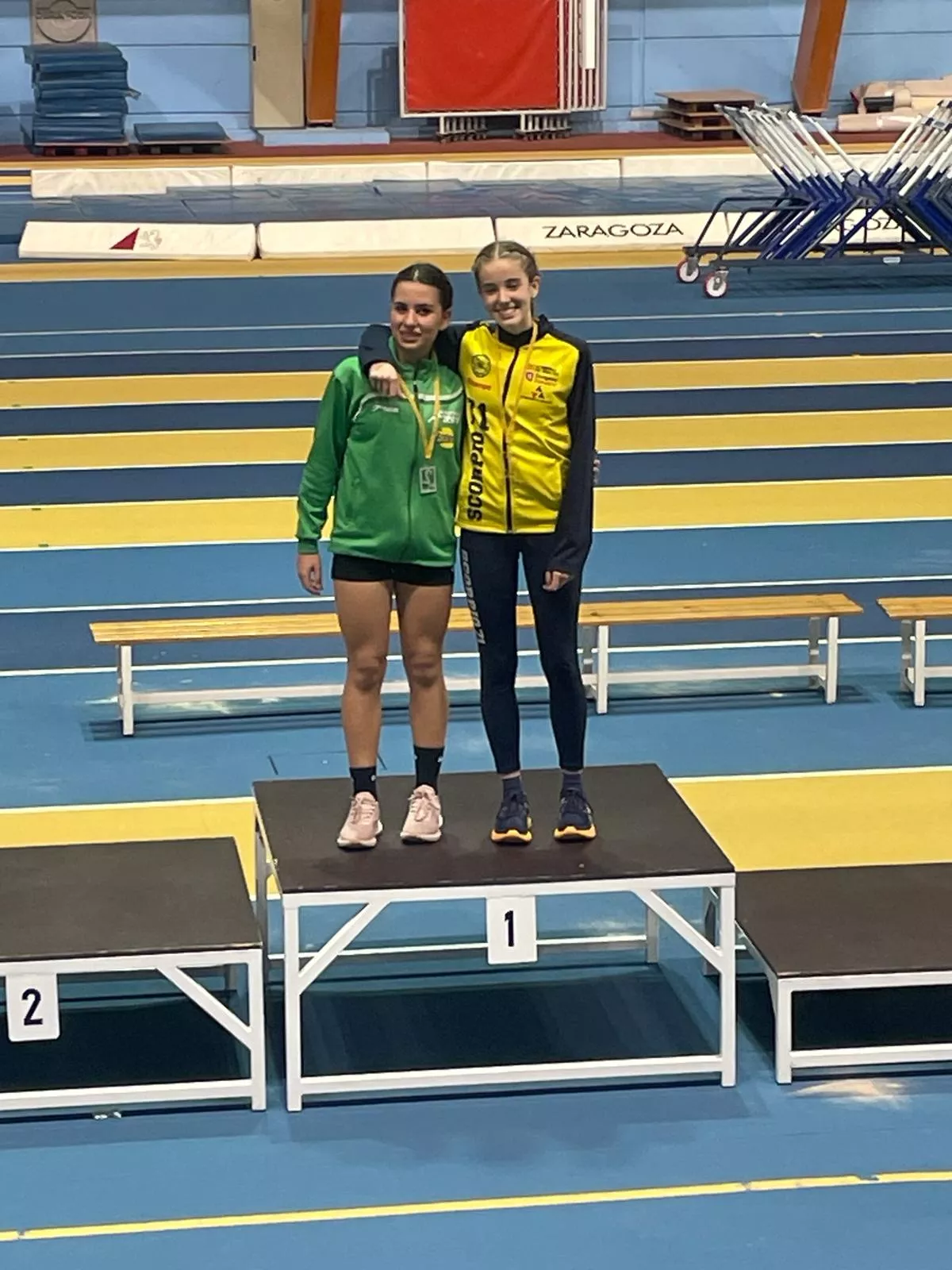 Valentina Mur, plata en 3.000