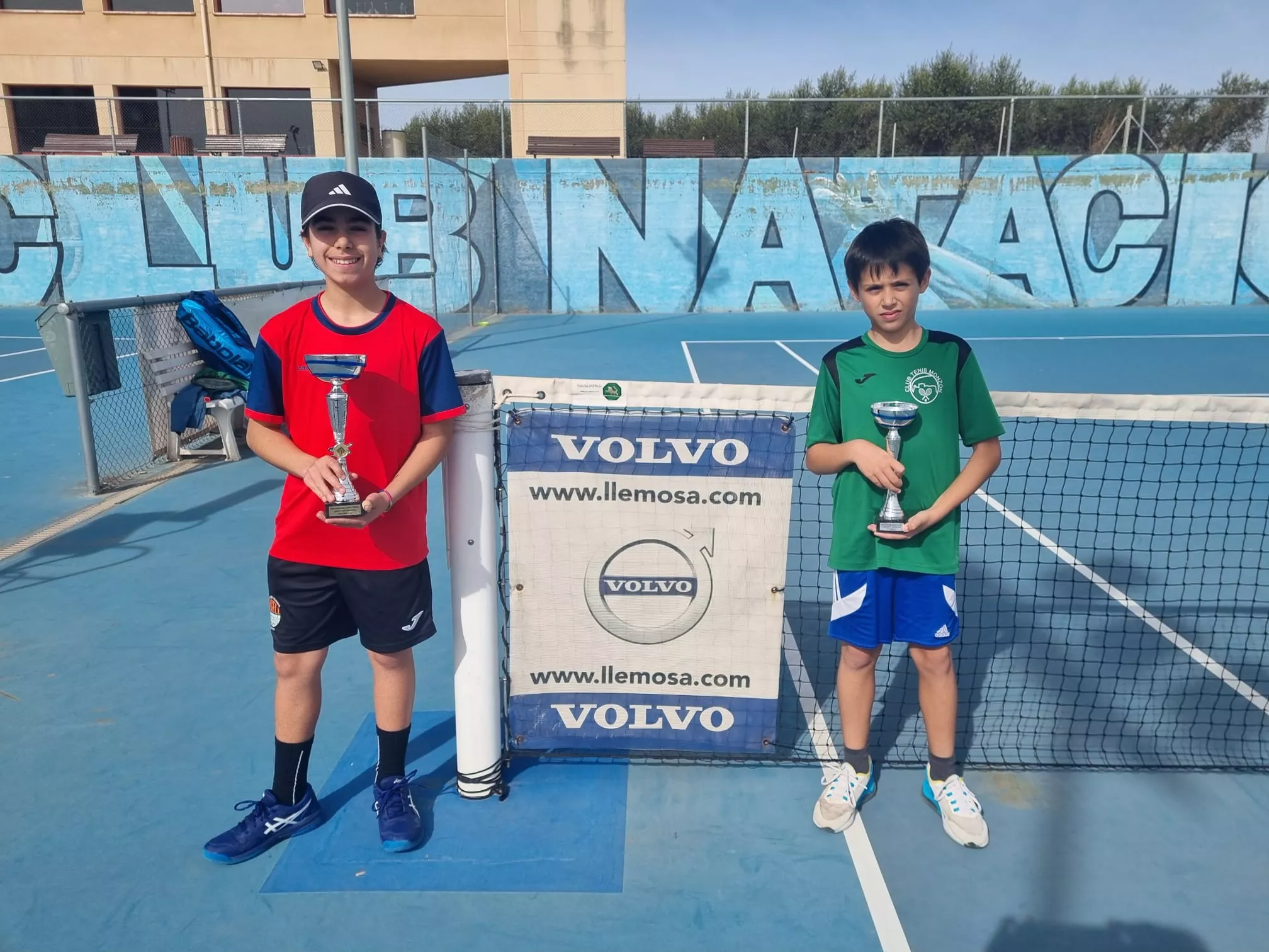 Sebas Aloy y Lucía Javierre participaron en la Copa Cataluña de Tenis con el CT Monzón.