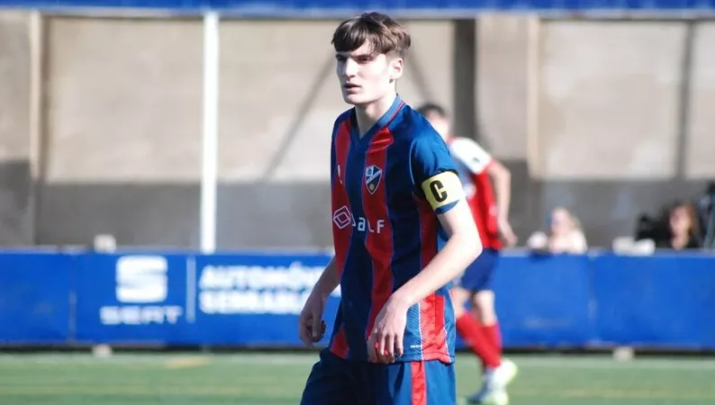 Marcos Mur, jugador de la SD Huesca.