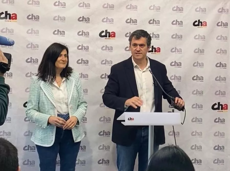 Isabel Lasobras y Joaquín Palacín.