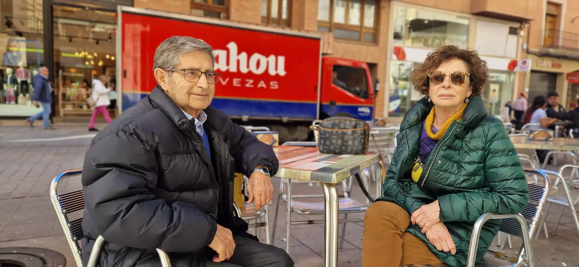 Emeterio Giménez y Virtudes Pelegrina, miembros de Asociación Artritis Reumatoide. Foto Myriam Martínez