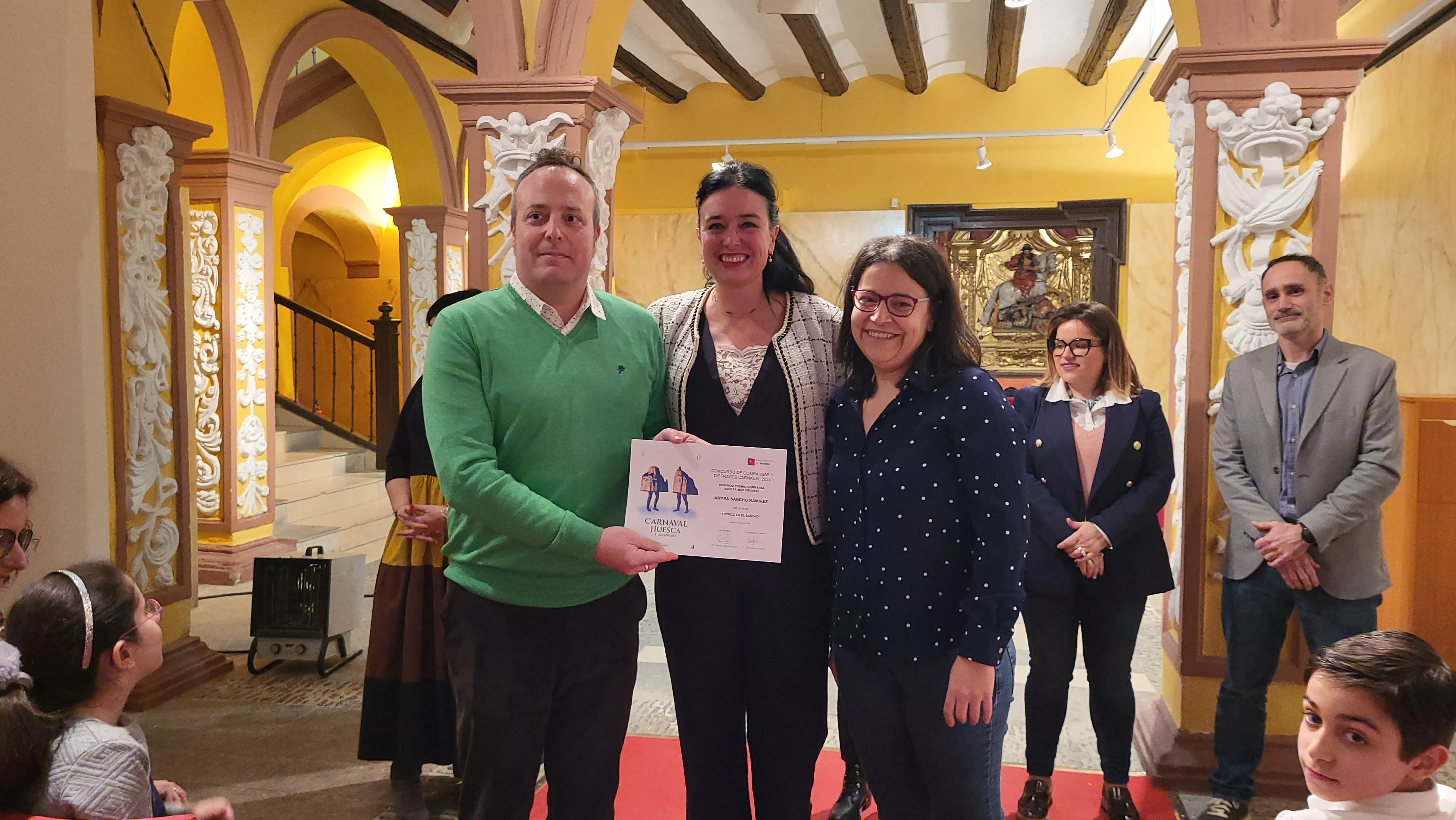 Segundo Premio a la Comparsa Adulta Más Original para la Amypa Sancho Ramírez. Foto Mercedes Manterola