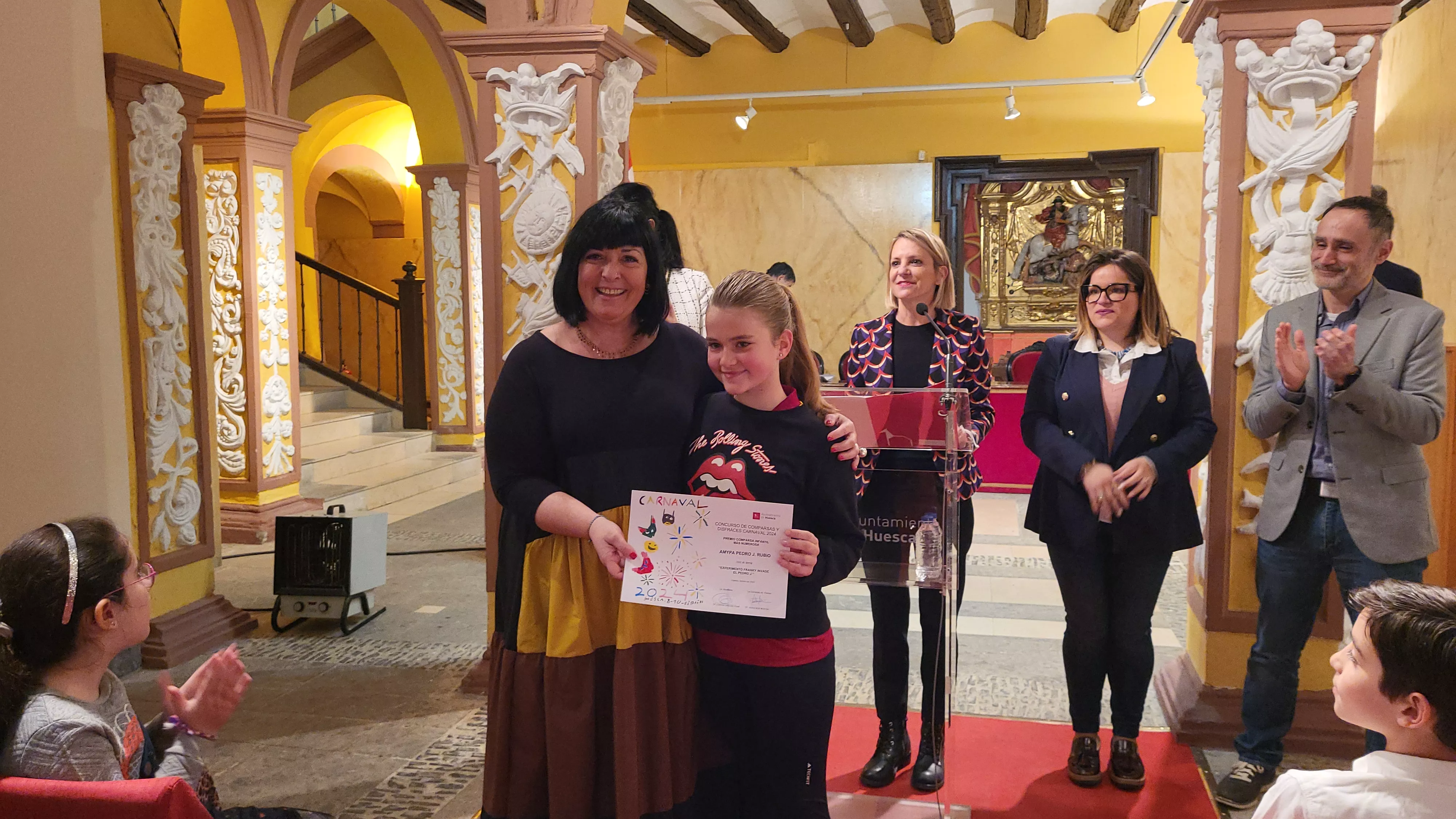Premio a la Comparsa Infantil Más Numerosa para Amypa Pedro J. Rubio. Foto Mercedes Manterola
