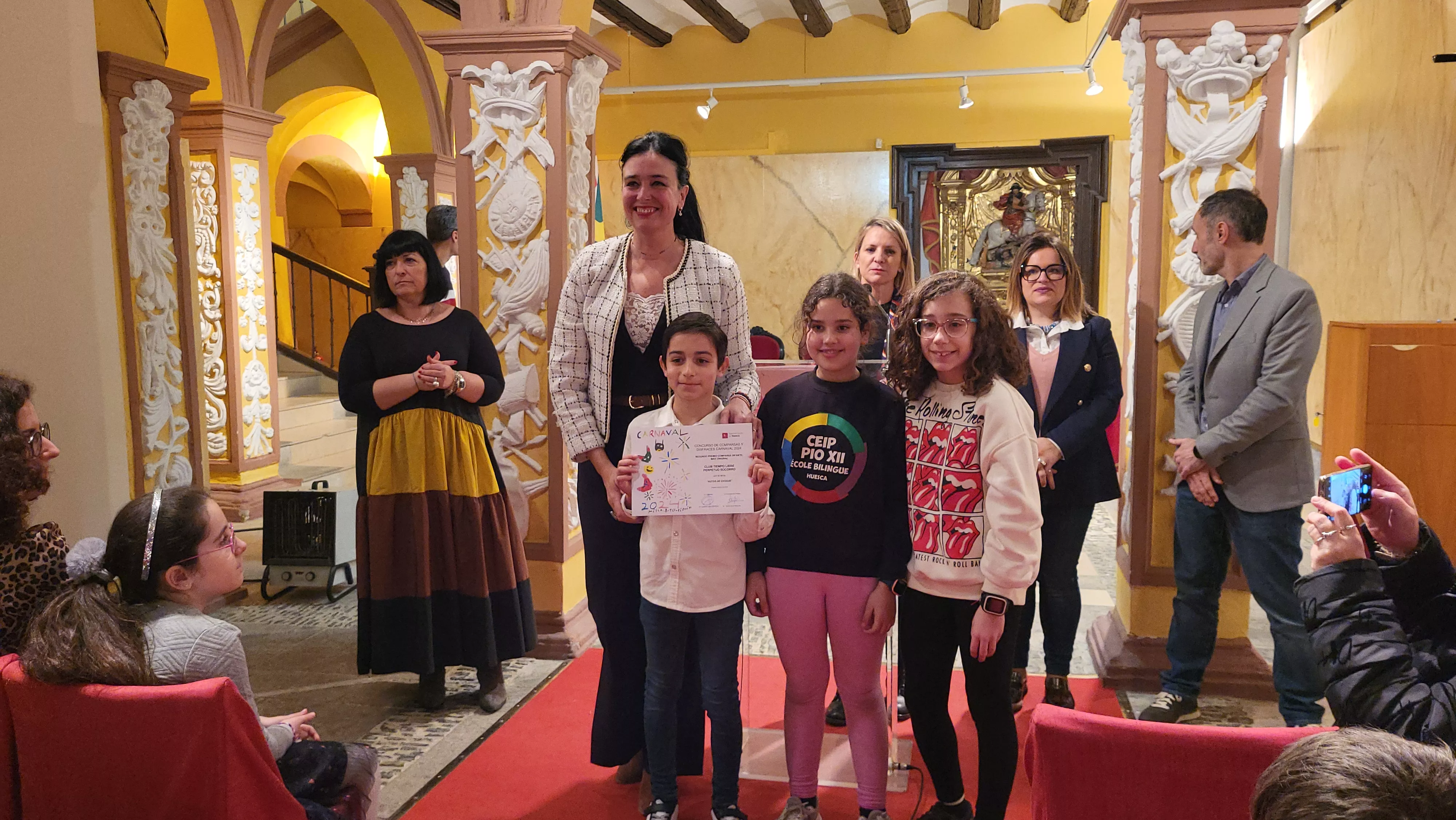 Segundo premio a la Comparsa Infantil Más Original para el Club de tiempo libre Perpetuo Socorro.  Foto Mercedes Manterola