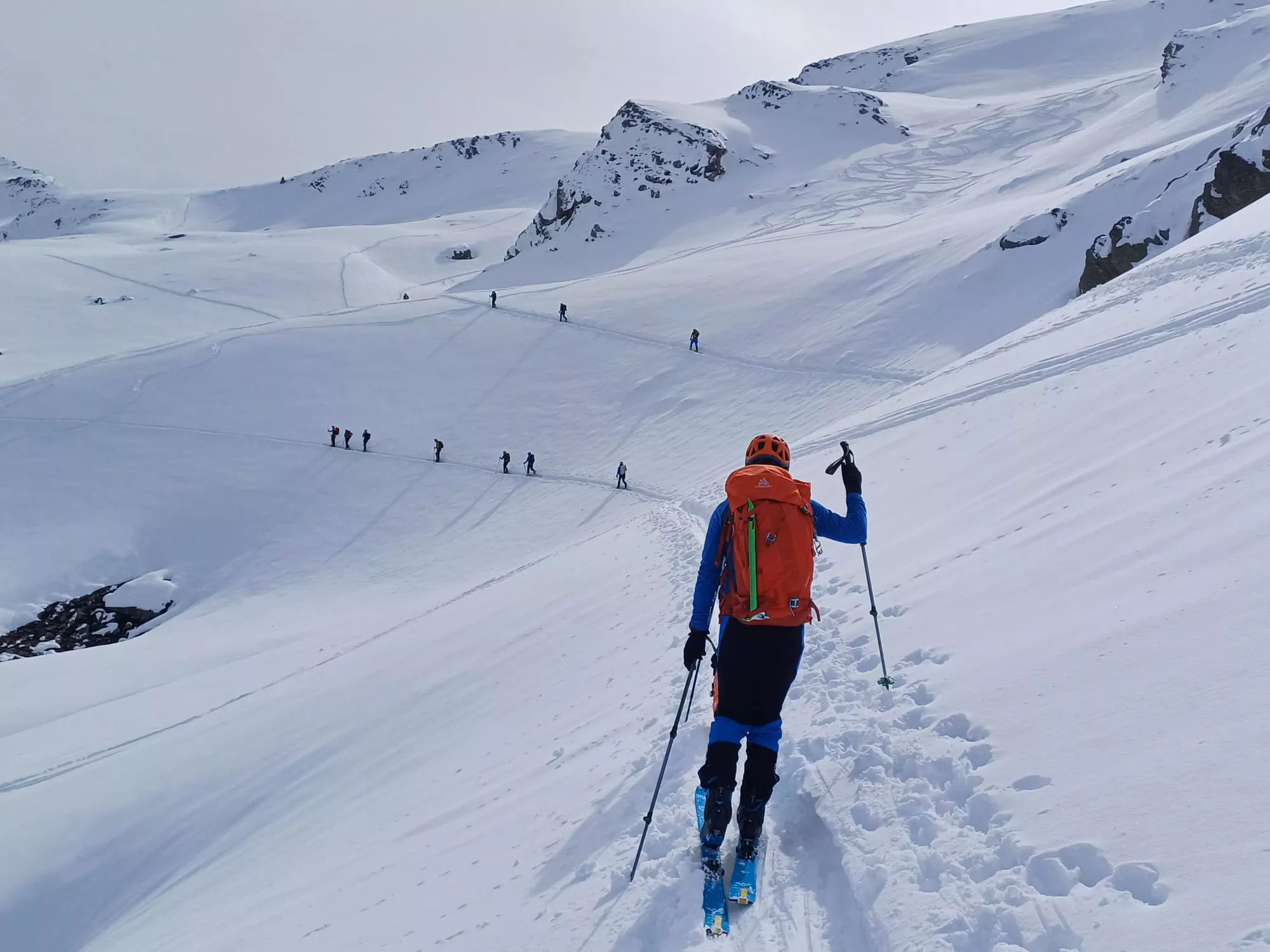 Por la vertiente norte hacia el collado. Foto: Peña Guara