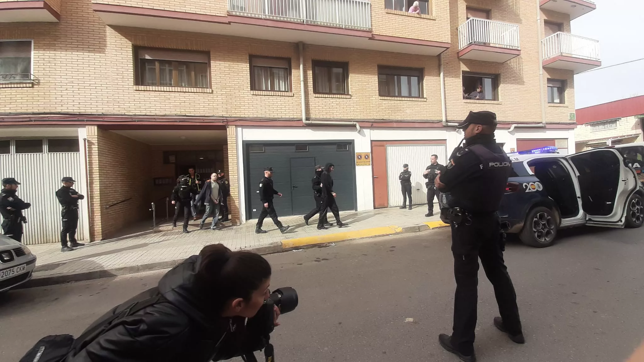 Imágenes de los dos detenidos en el dispositivo contra distribución de drogas en Huesca. Foto Myriam Martínez