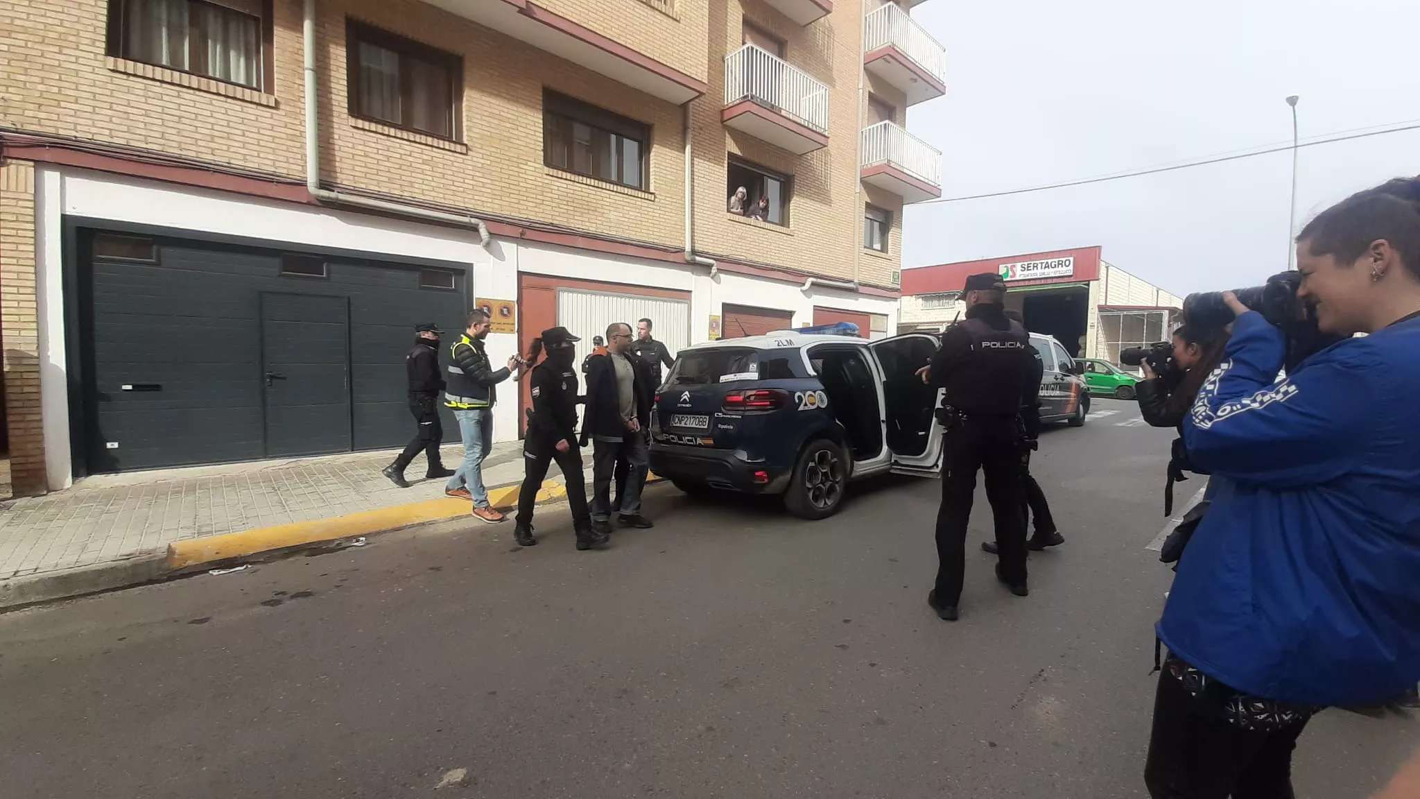 Imágenes de los dos detenidos en el dispositivo contra distribución de drogas en Huesca. Foto Myriam Martínez