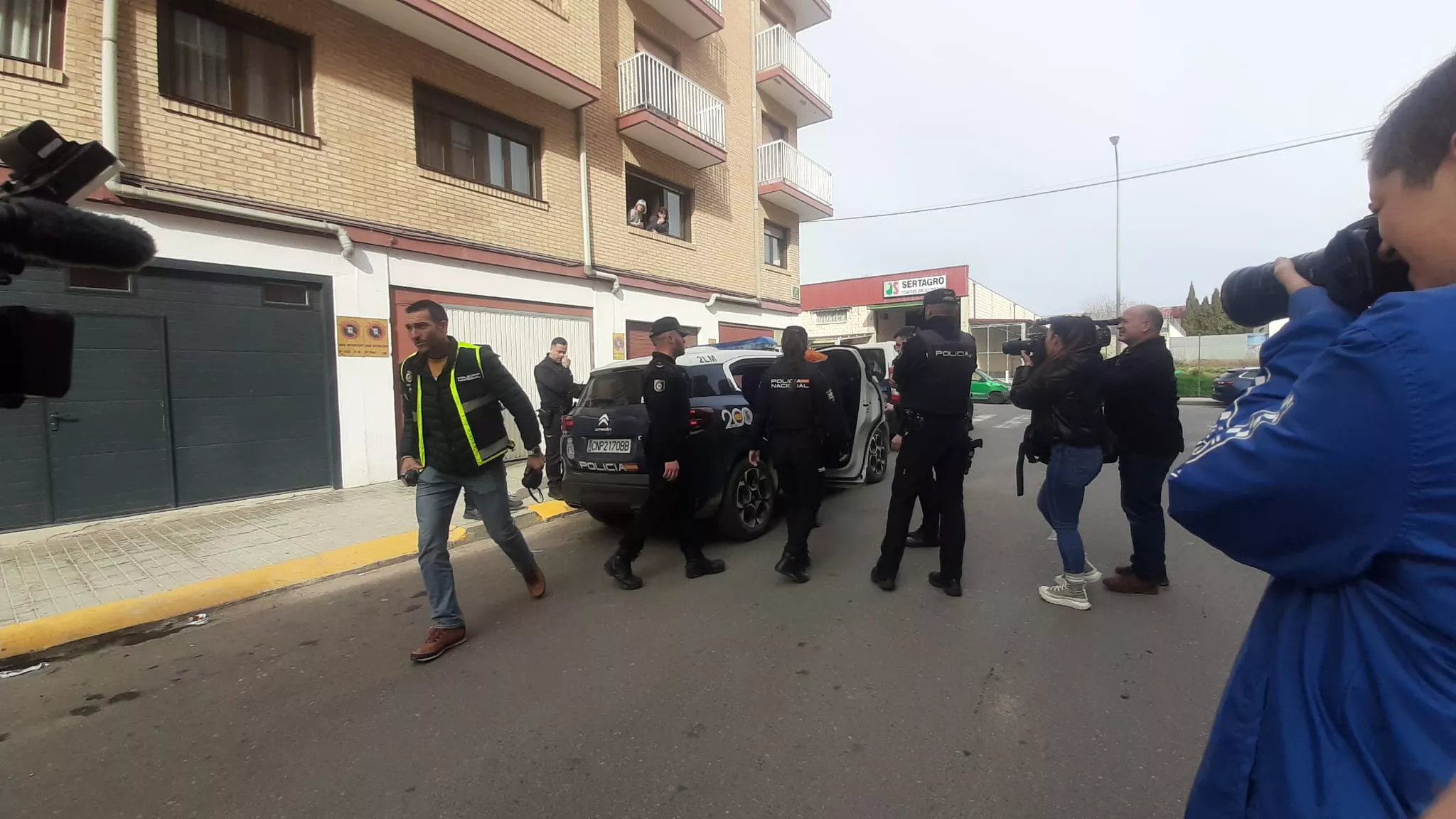 Imágenes de los dos detenidos en el dispositivo contra distribución de drogas en Huesca. Foto Myriam Martínez