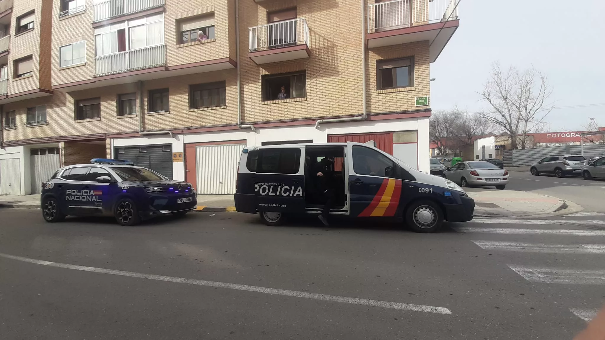 Imágenes de los dos detenidos en el dispositivo contra distribución de drogas en Huesca. Foto Myriam Martínez