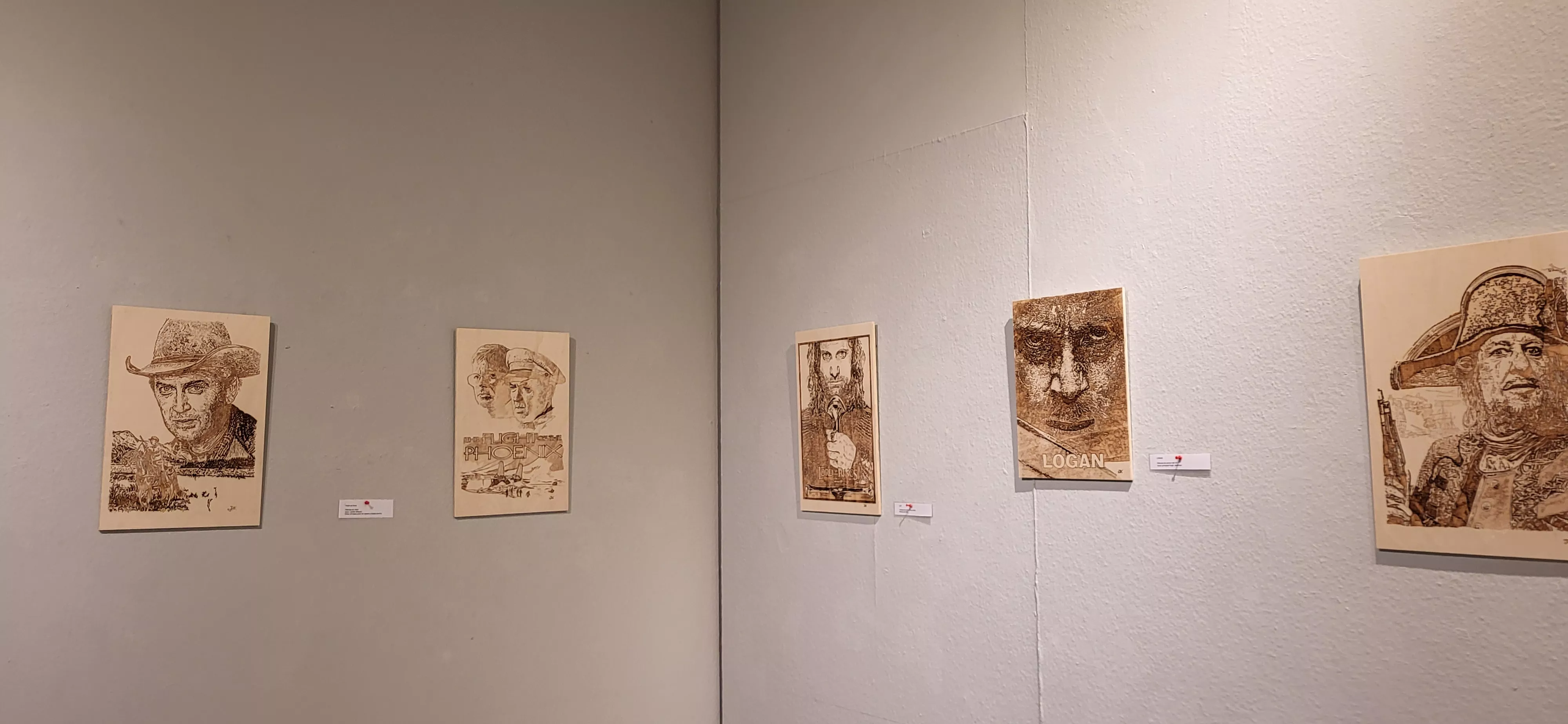 Exposición de pirograbados de Jesús Naya en el Centro Cultural Manuel Benito Moliner. Foto Mercedes Manterola