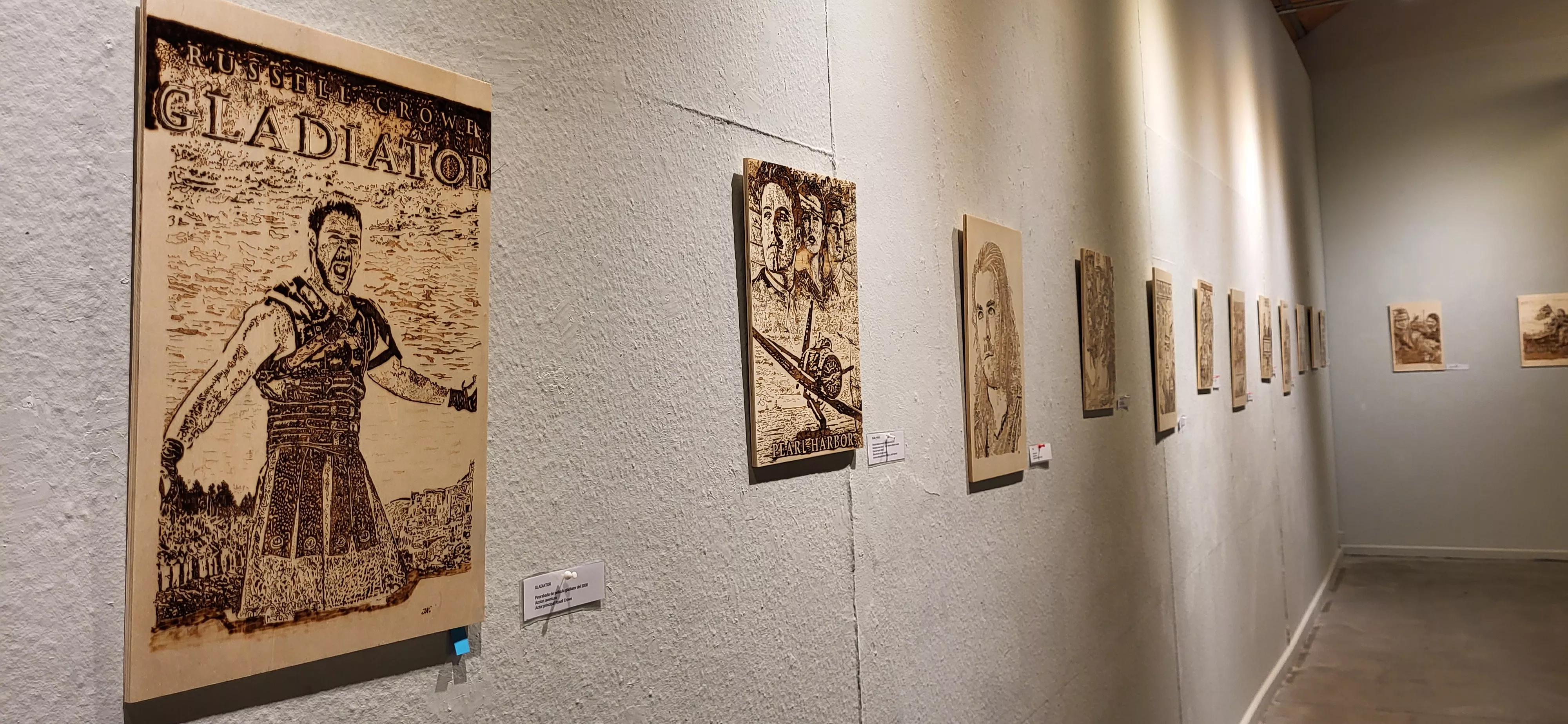 Exposición de pirograbados de Jesús Naya en el Centro Cultural Manuel Benito Moliner. Foto Mercedes Manterola