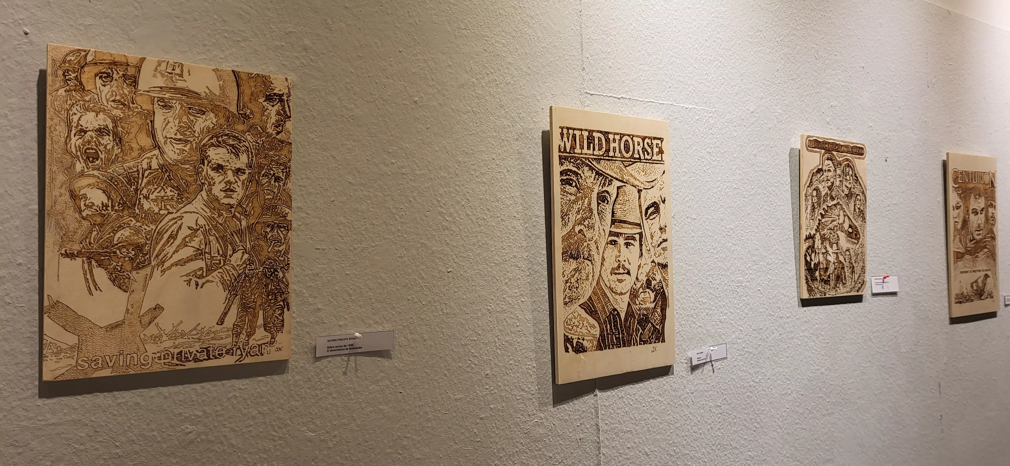 Exposición de pirograbados de Jesús Naya en el Centro Cultural Manuel Benito Moliner. Foto Mercedes Manterola