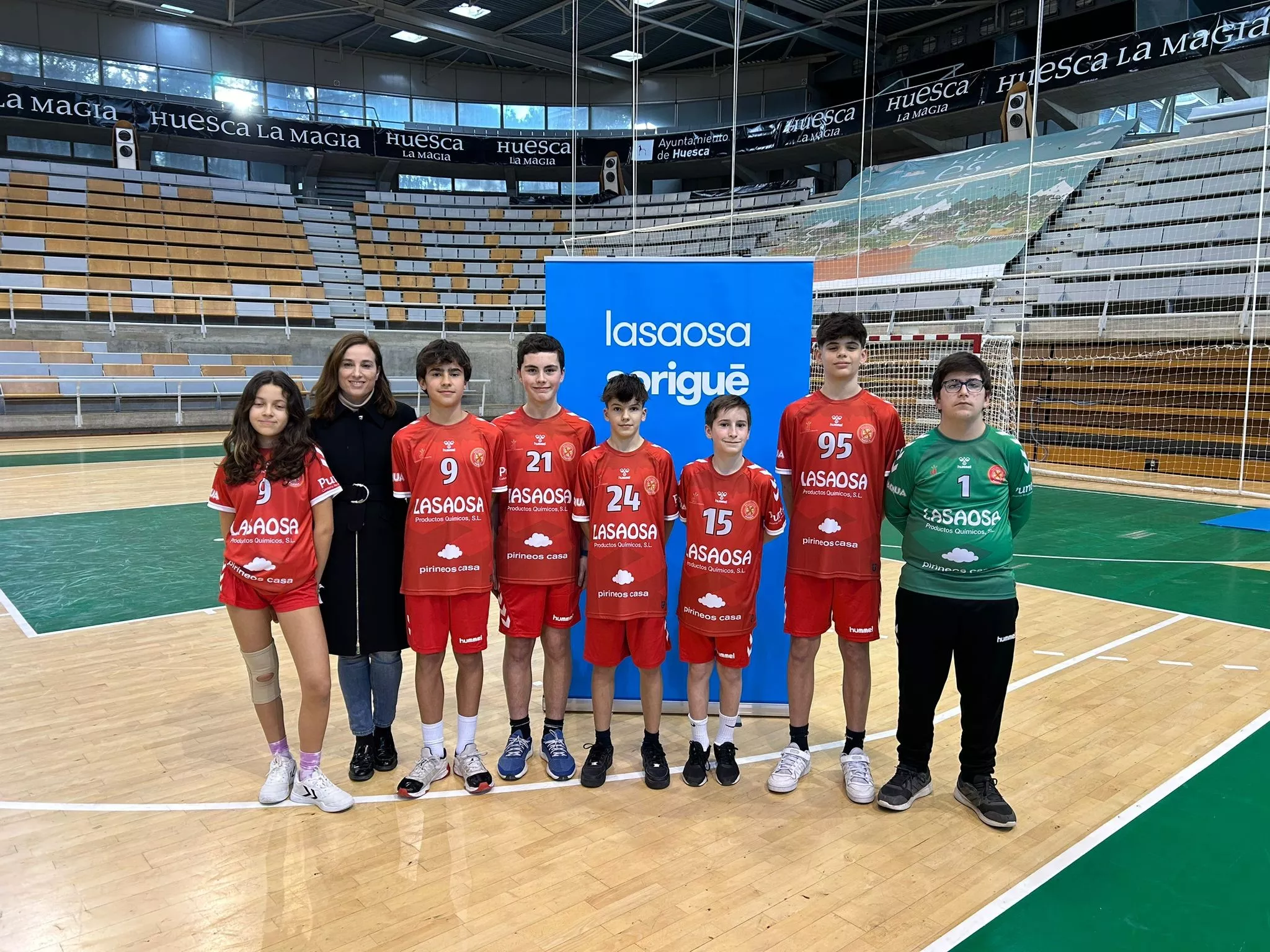 El Balonmano Huesca reconoce la labor de la cantera con 12 equipos de ...