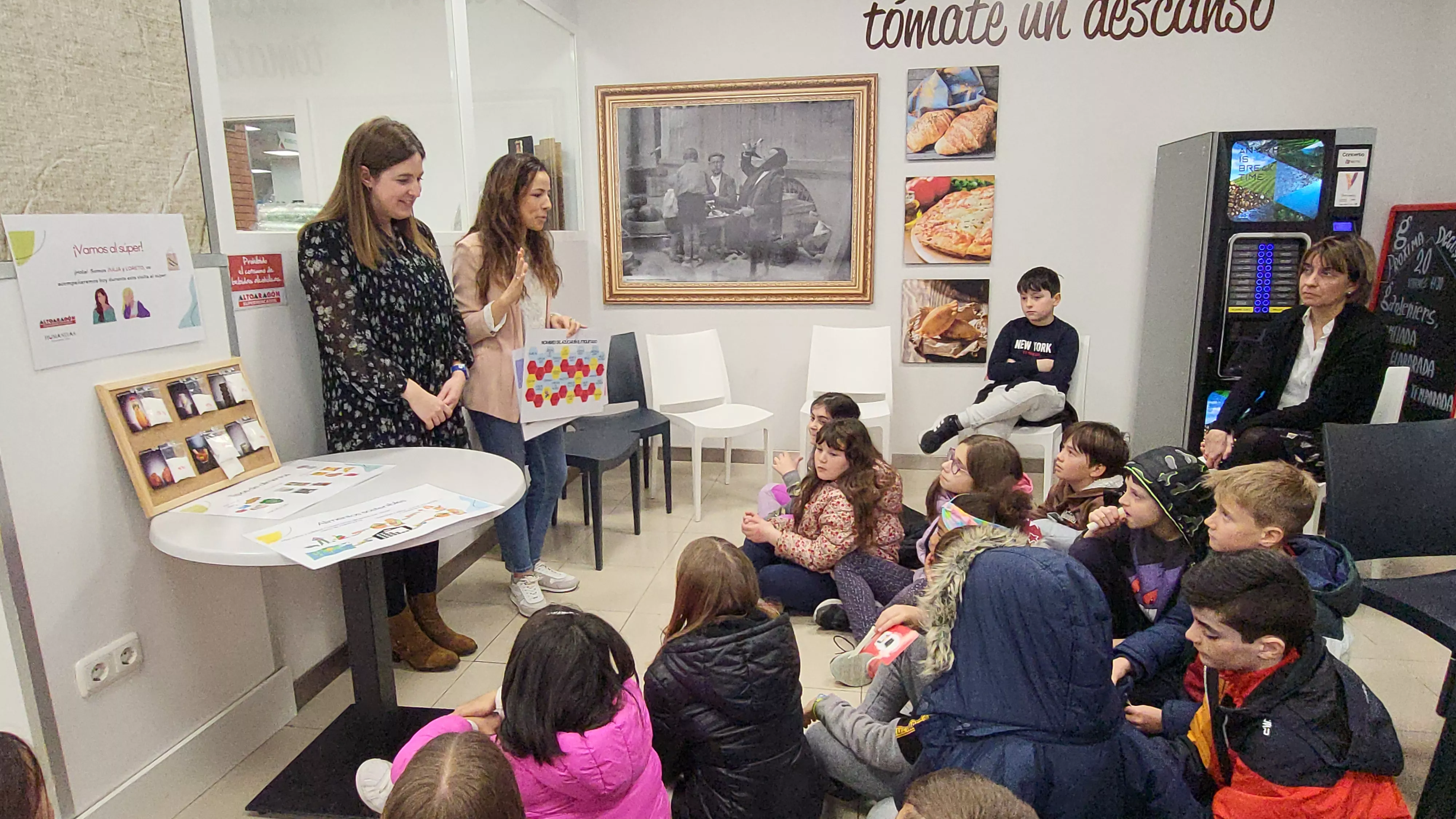 Actividad "Vamos al Súper" de Supermercados Altoaragón en Huesca. Foto Mercedes Manterola