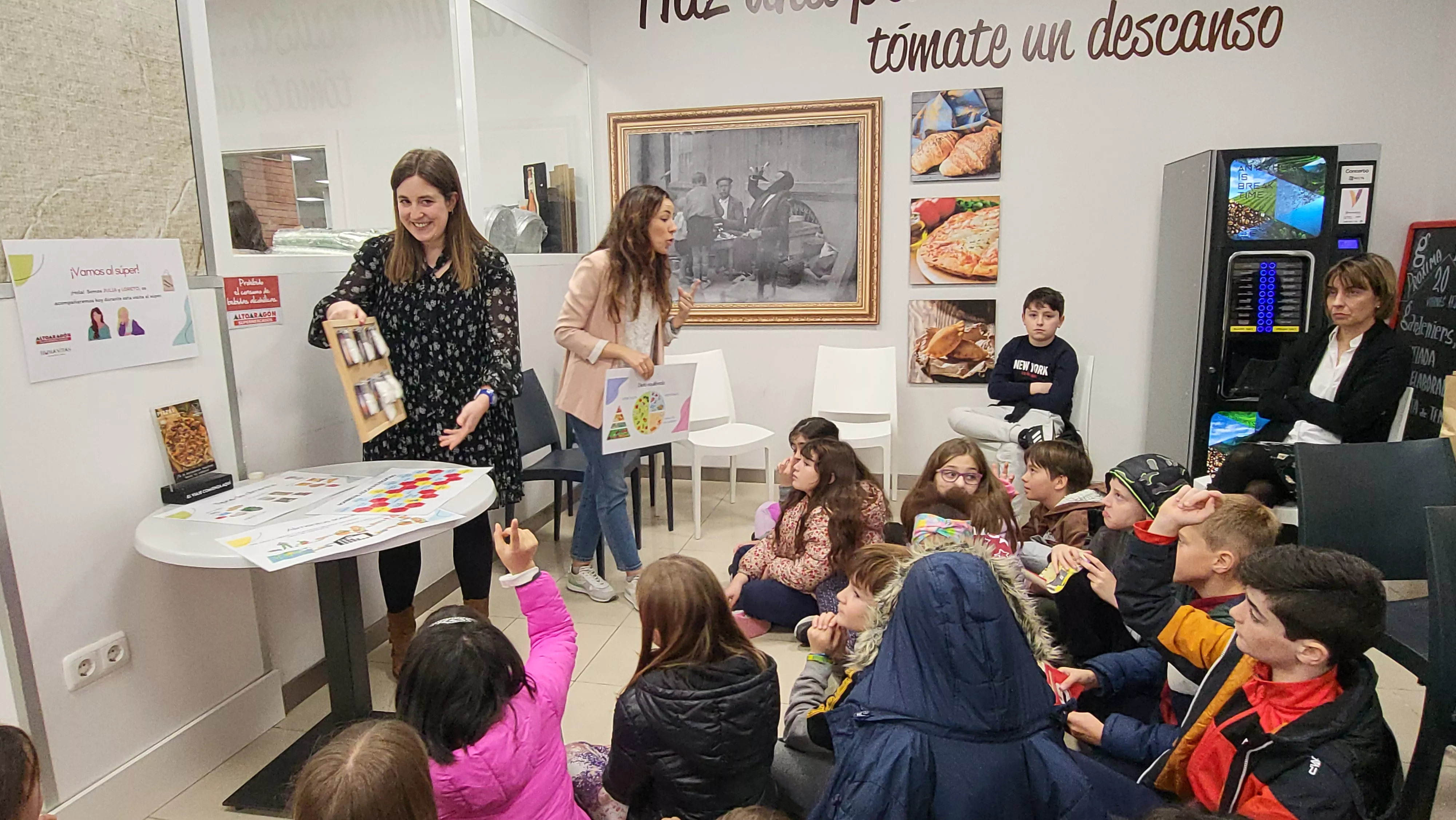 Actividad "Vamos al Súper" de Supermercados Altoaragón en Huesca. Foto Mercedes Manterola