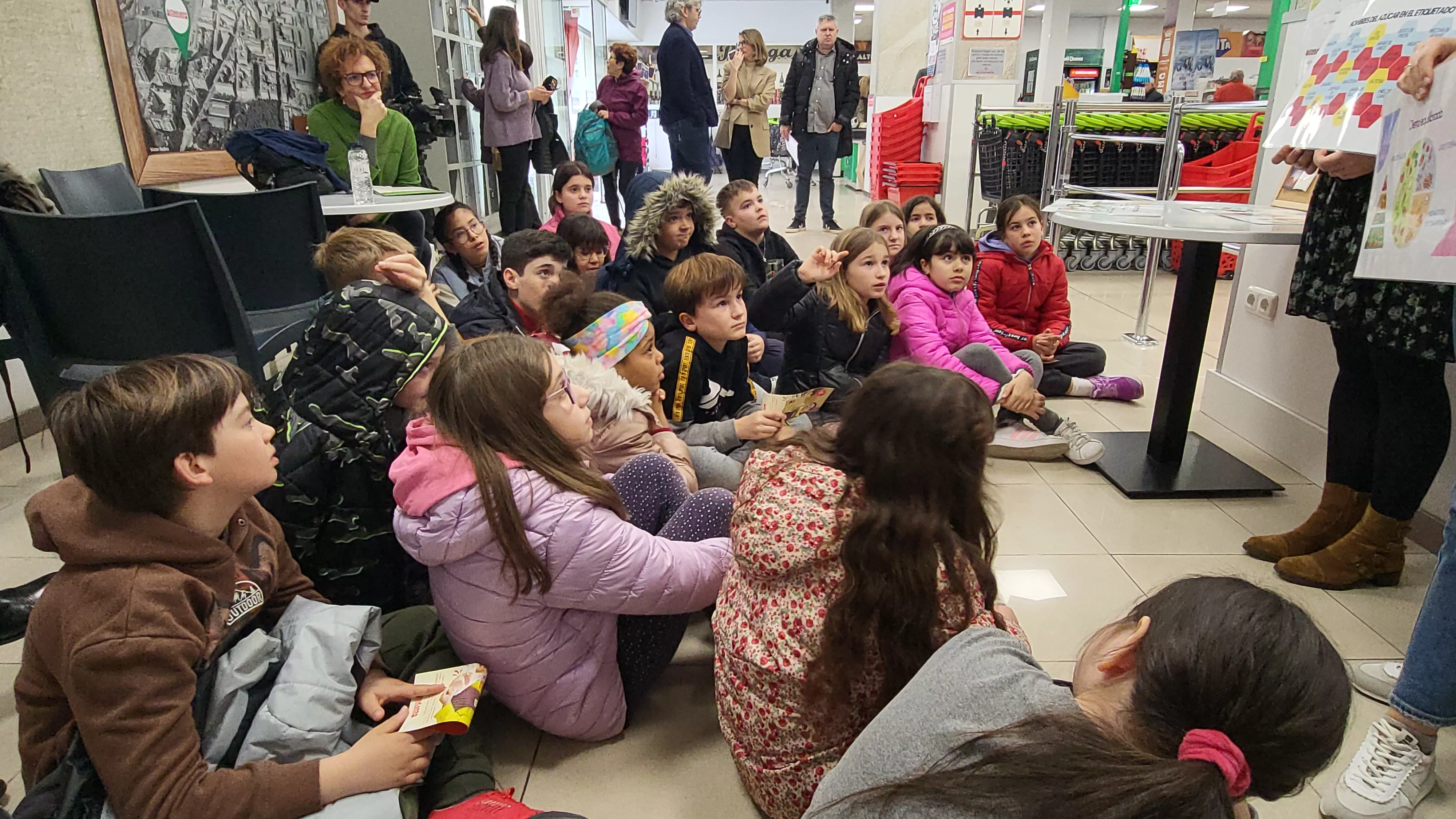 Actividad "Vamos al Súper" de Supermercados Altoaragón en Huesca. Foto Mercedes Manterola