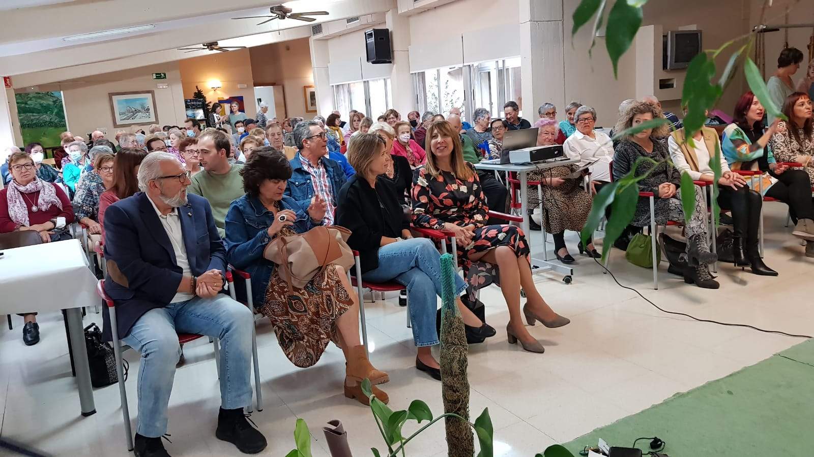 Nuria Carbó ha participado en el 45 aniversario del Hogar de Sabiñánigo