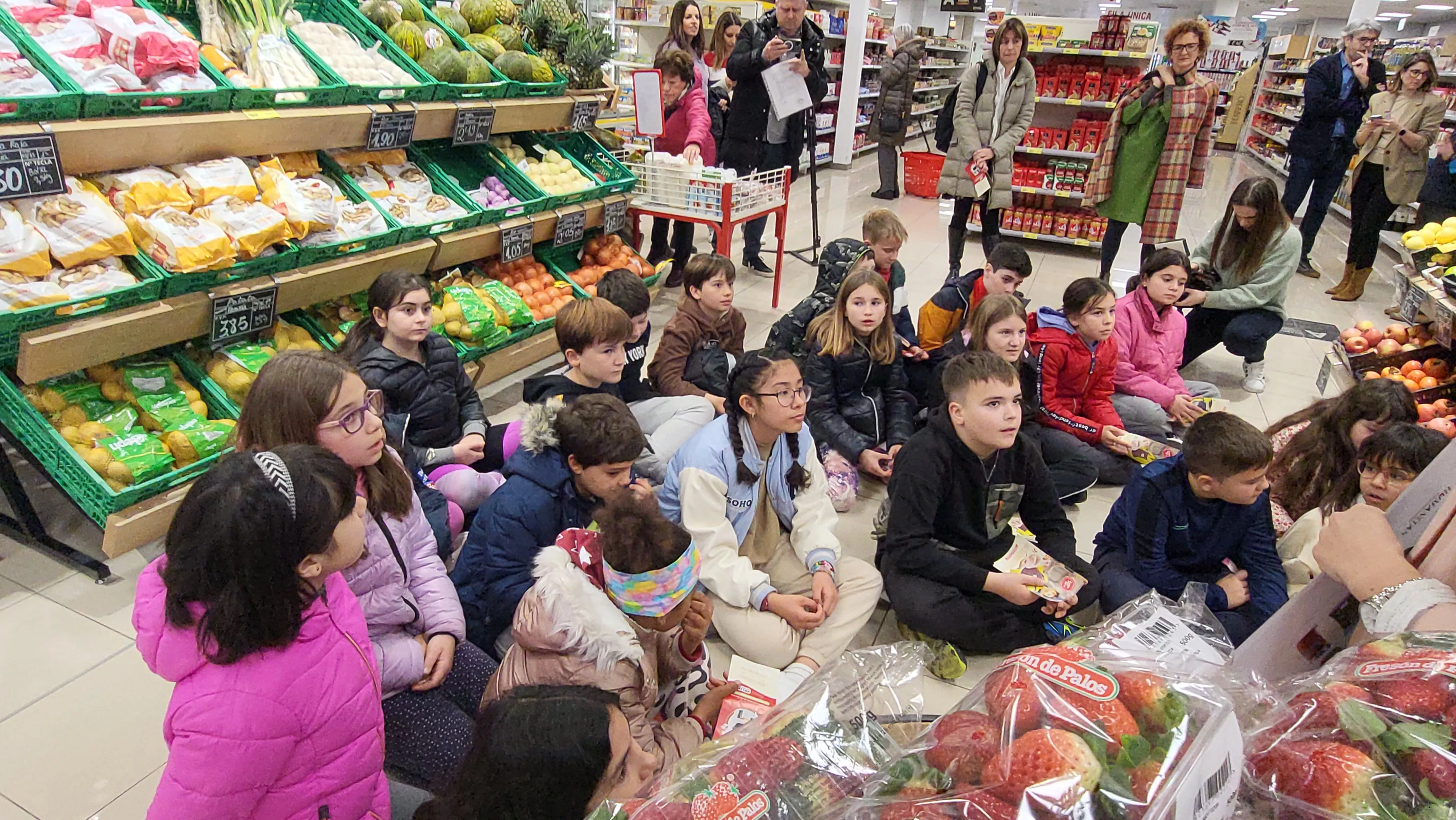 Actividad "Vamos al Súper" de Supermercados Altoaragón en Huesca. Foto Mercedes Manterola