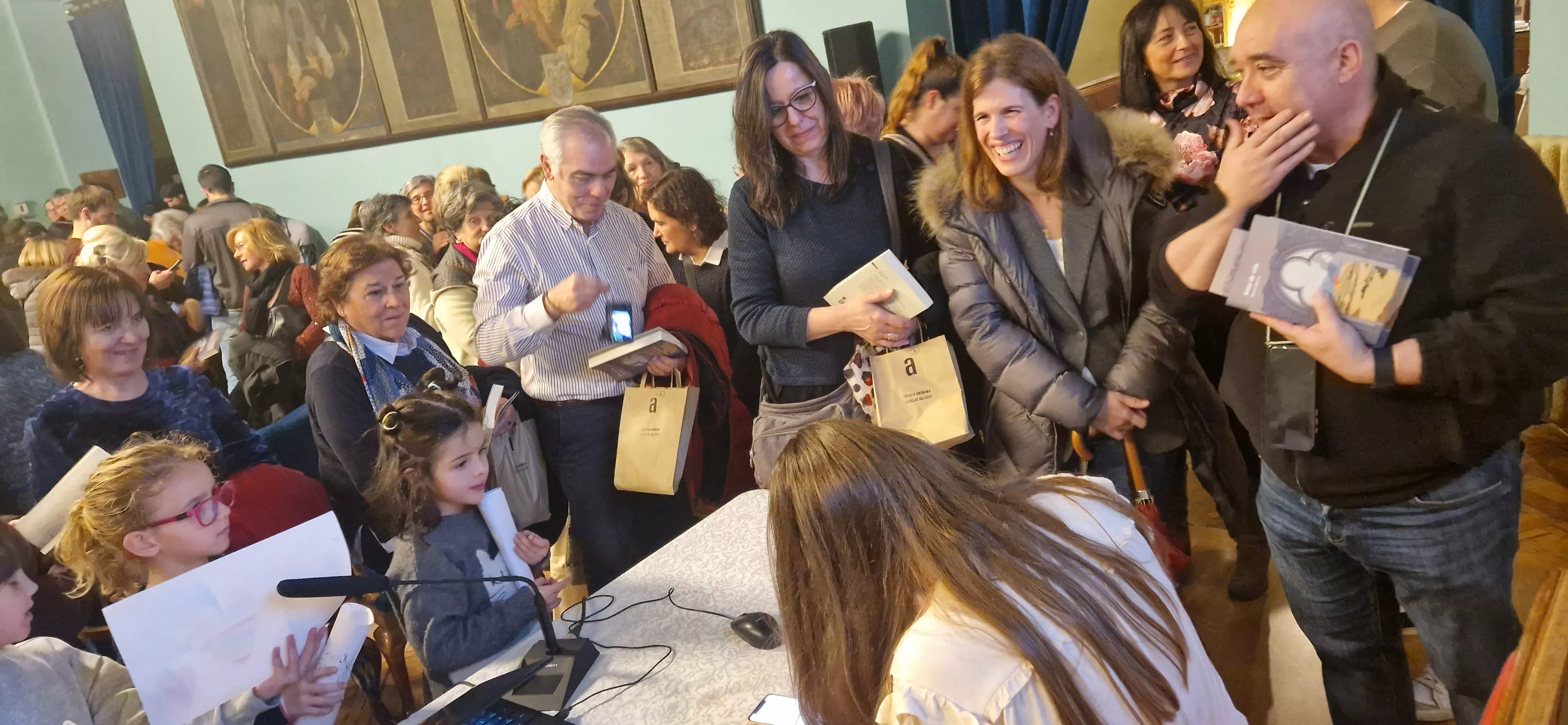 Marta Borraz presenta Años de Vida en el Casino de Huesca. Foto Myriam Martínez 