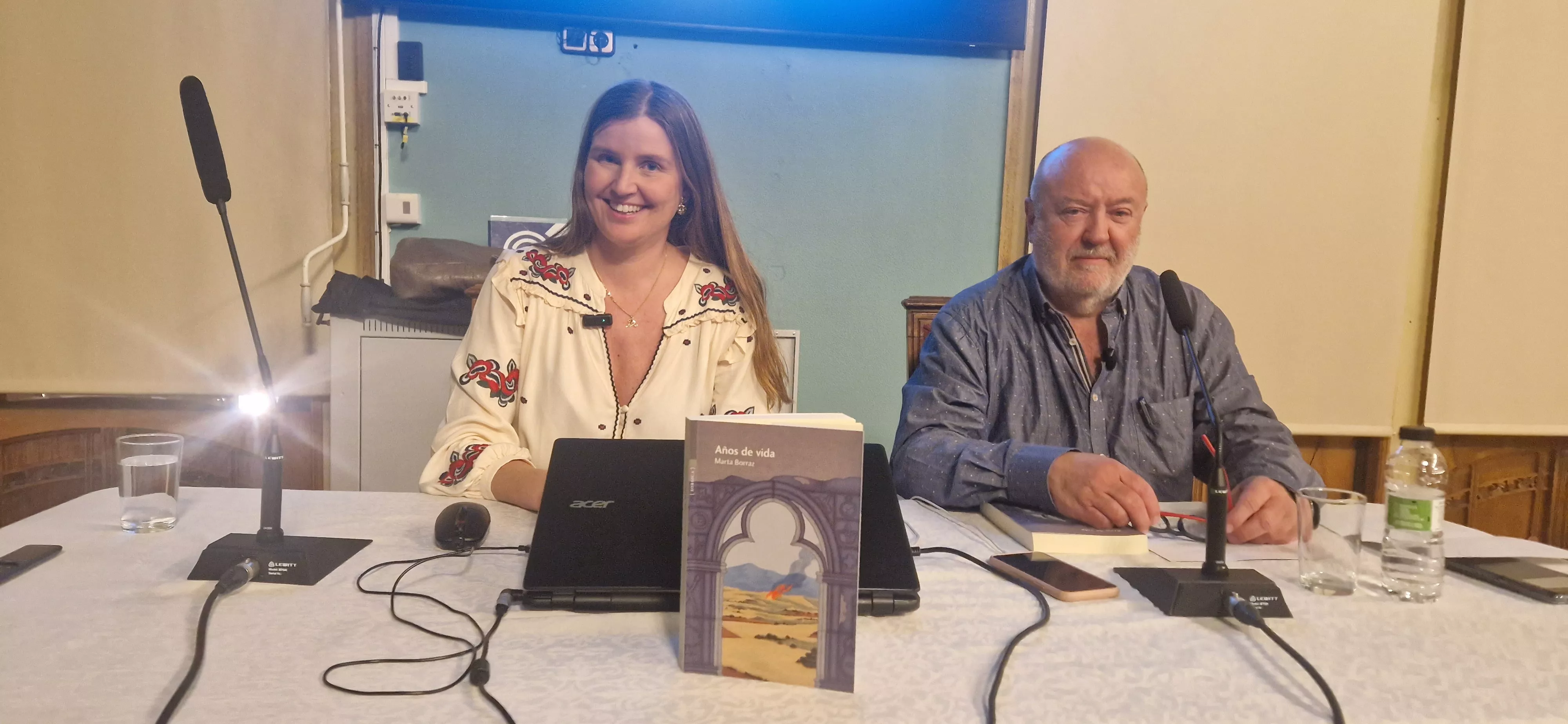 Marta Borraz y Víctor Pardo presentan Años de Vida en el Casino de Huesca. Foto Myriam Martínez 