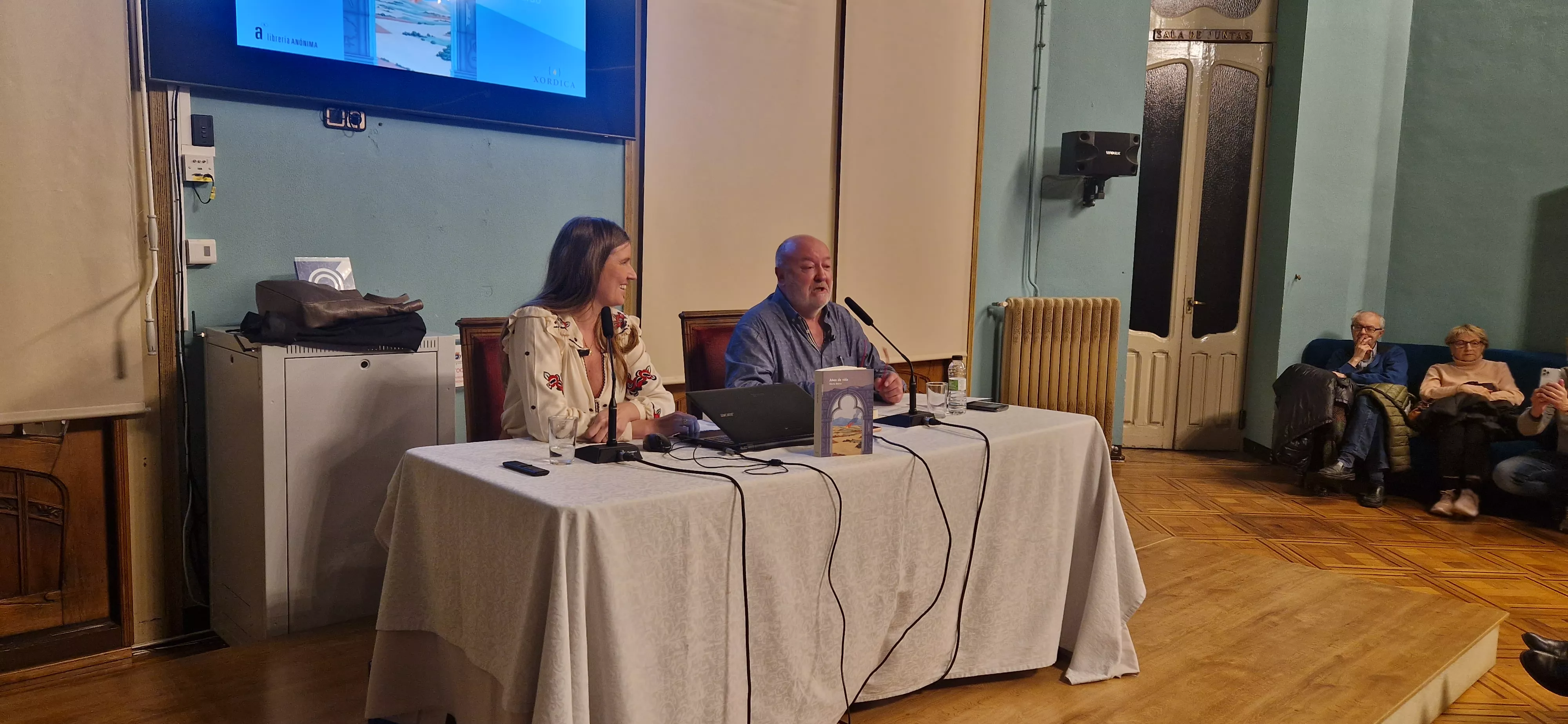 Marta Borraz presenta Años de Vida en el Casino de Huesca. Foto Myriam Martínez 