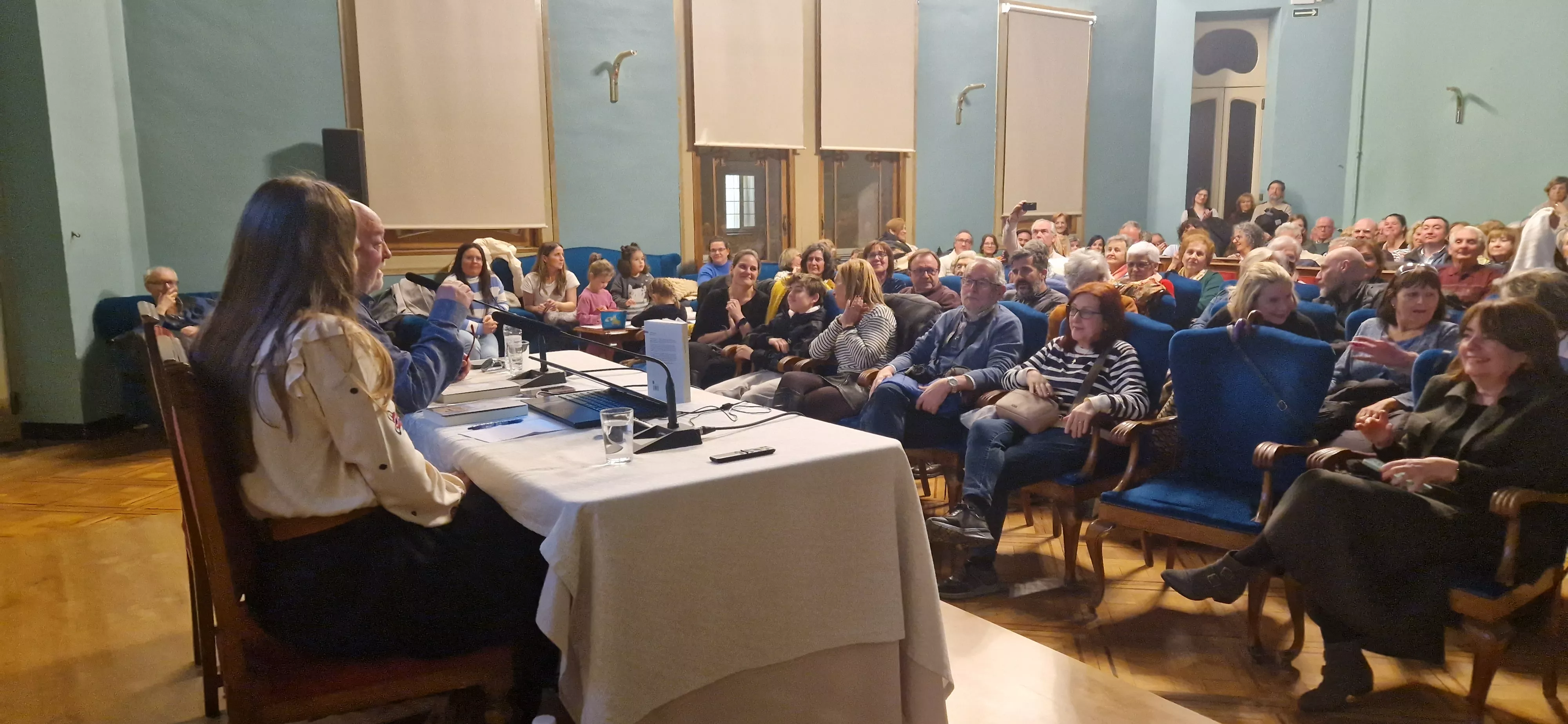 Marta Borraz presenta Años de Vida en el Casino de Huesca. Foto Myriam Martínez 