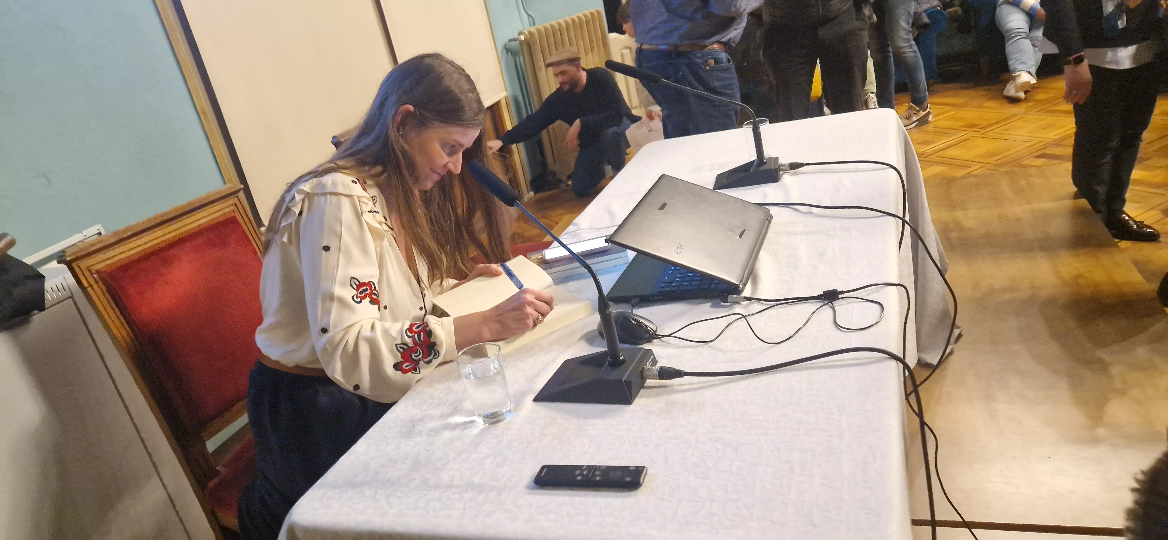 Marta Borraz presenta Años de Vida en el Casino de Huesca. Foto Myriam Martínez 