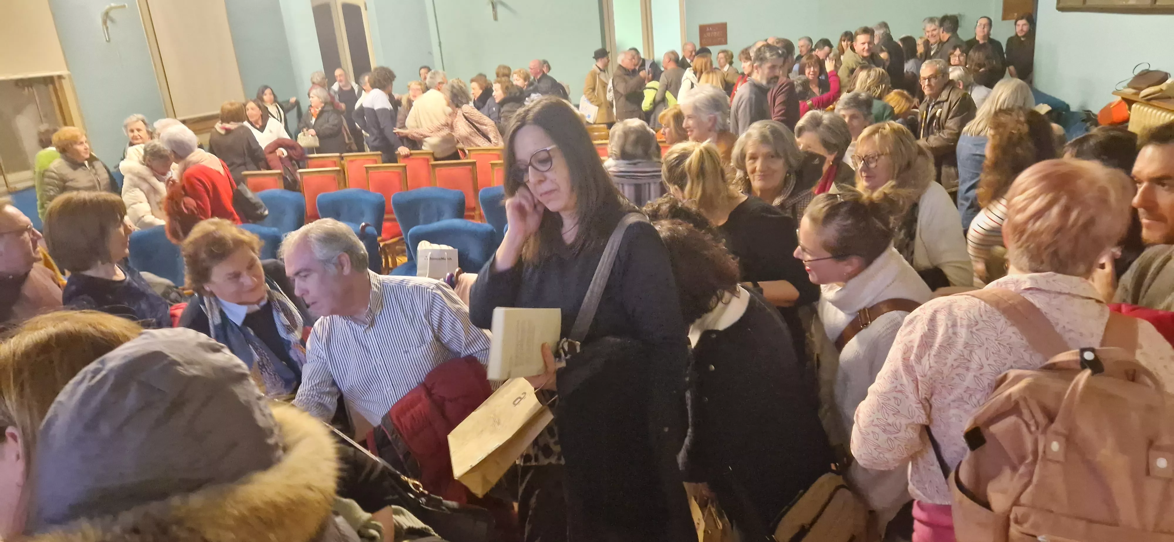 Marta Borraz presenta Años de Vida en el Casino de Huesca. Foto Myriam Martínez 