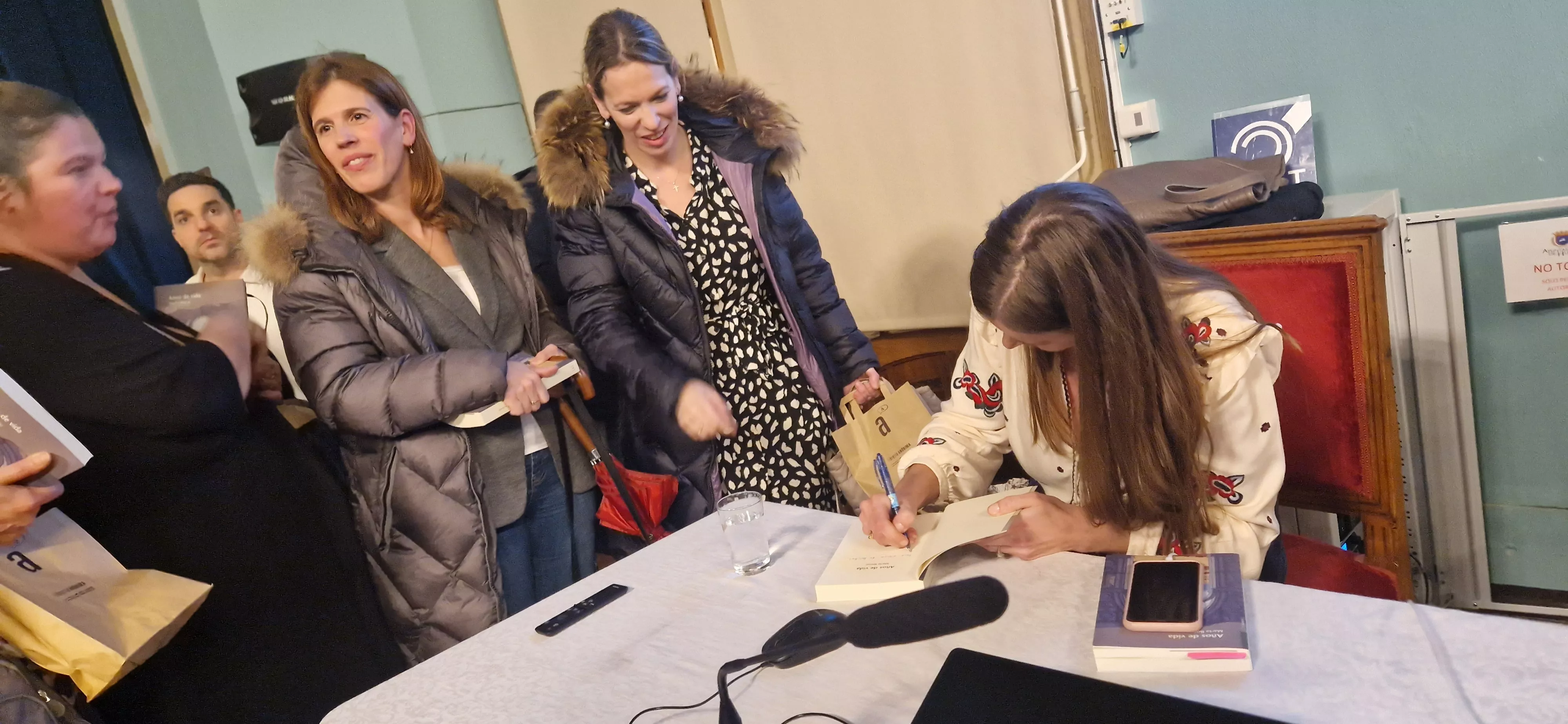 Marta Borraz presenta Años de Vida en el Casino de Huesca. Foto Myriam Martínez 