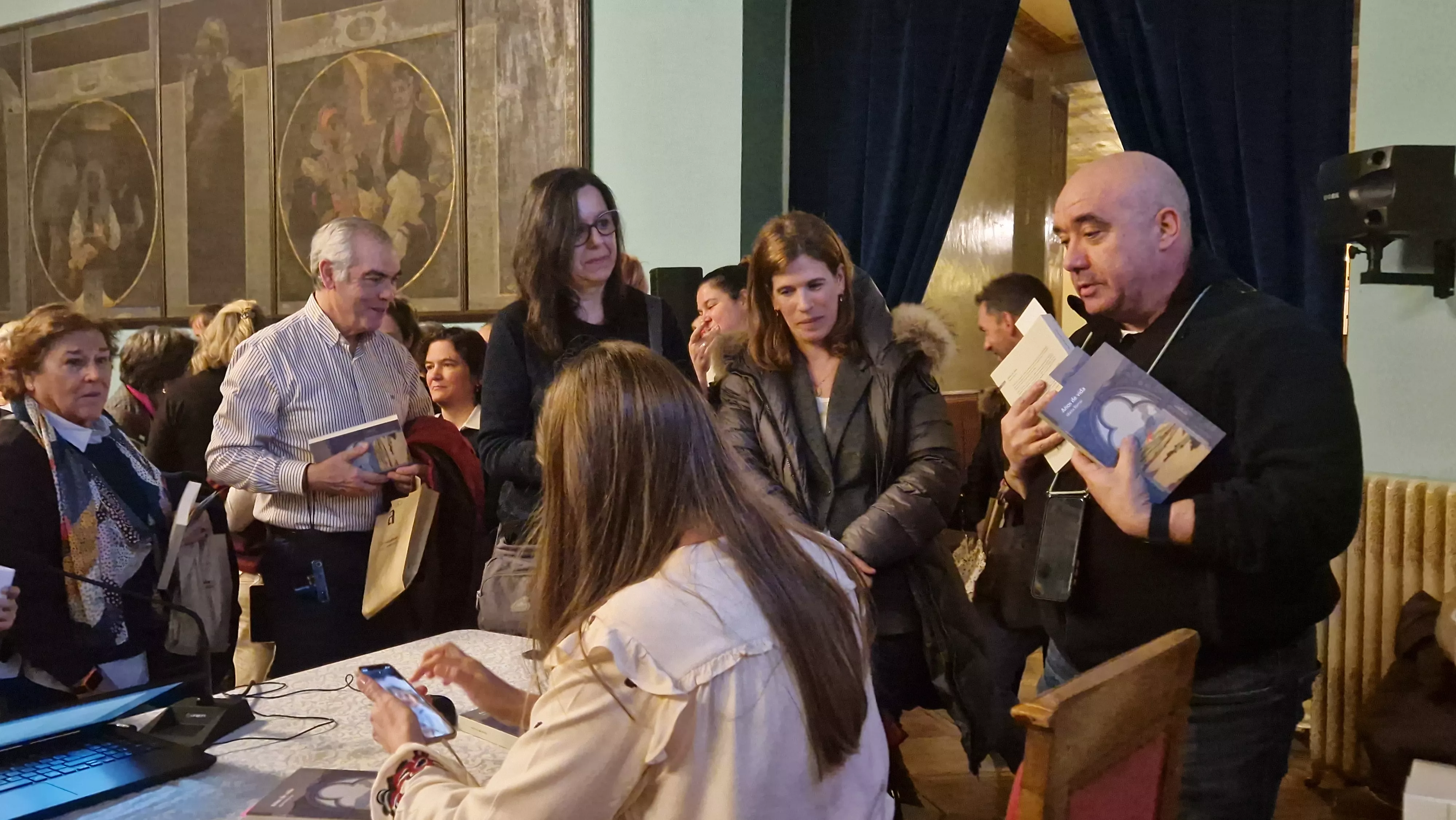 Marta Borraz presenta Años de Vida en el Casino de Huesca. Foto Myriam Martínez 