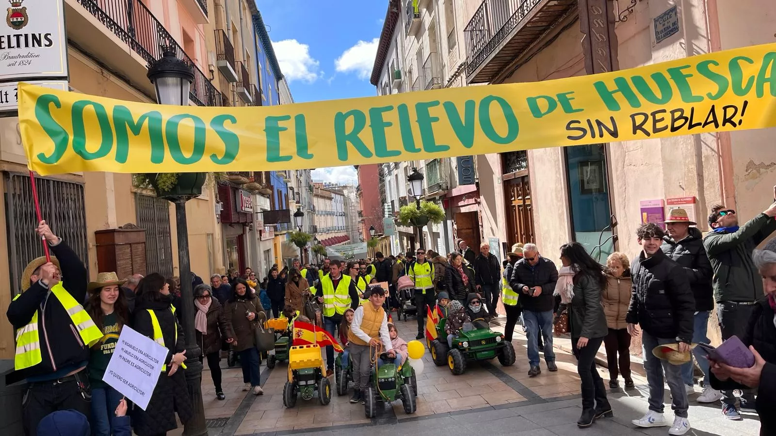 Tractorada infantil en apoyo al sector primario en Huesca. Foto Mercedes Manterola