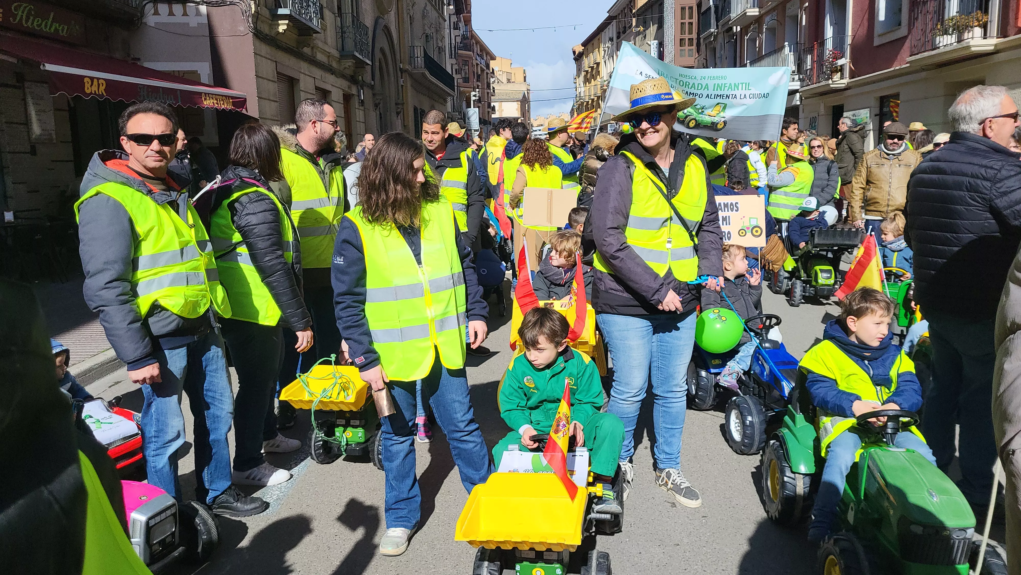 Tractorada infantil en apoyo al sector primario en Huesca. Foto Mercedes Manterola