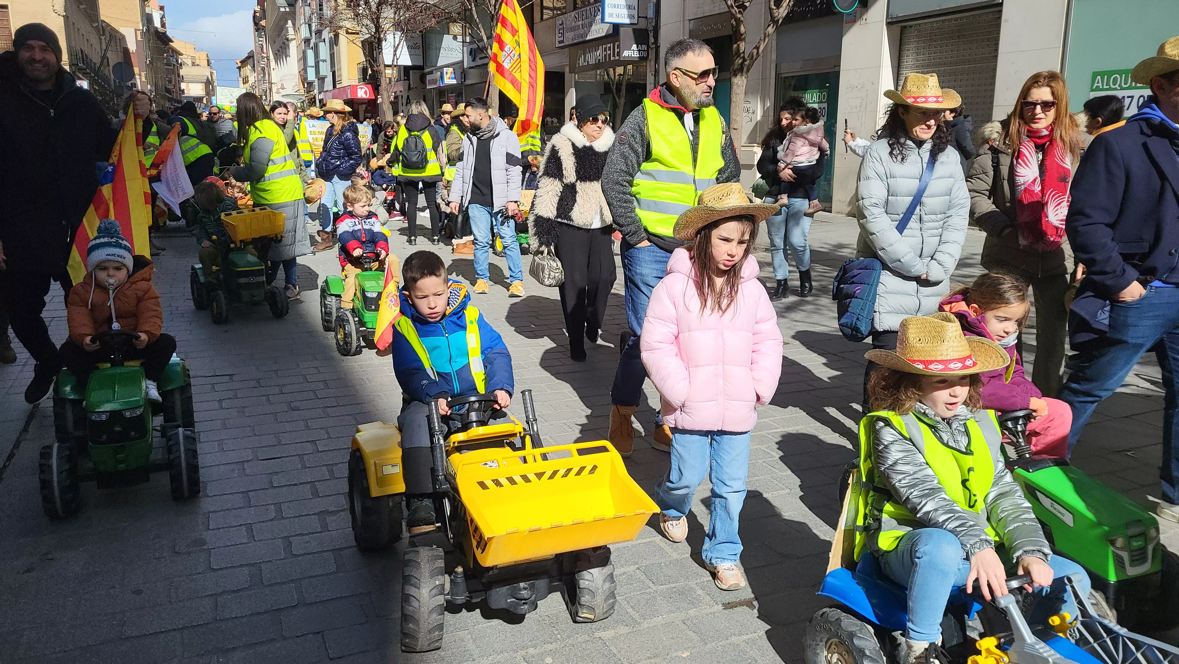 Tractorada infantil en apoyo al sector primario en Huesca. Foto Mercedes Manterola