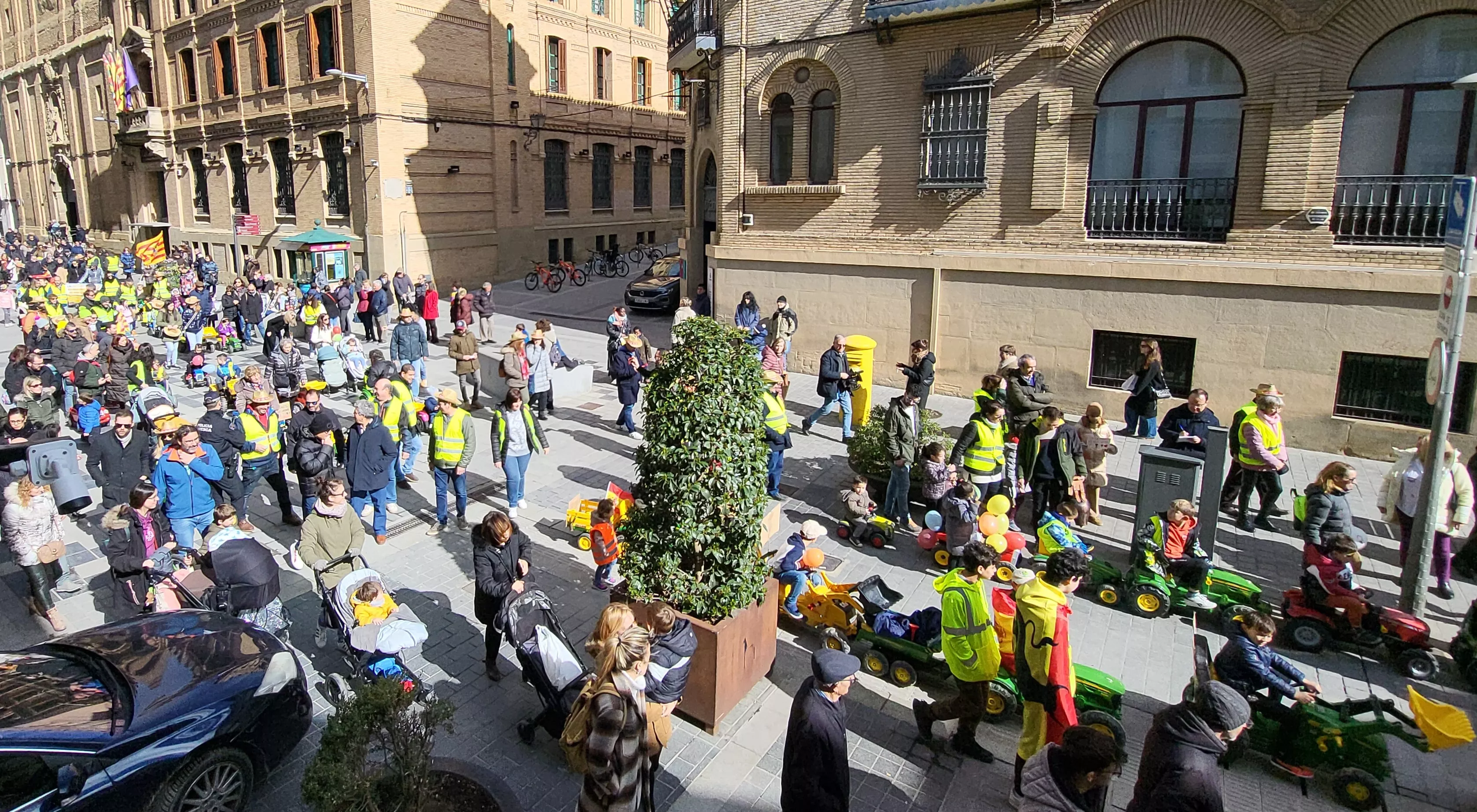 Tractorada infantil en apoyo al sector primario en Huesca. Foto Mercedes Manterola